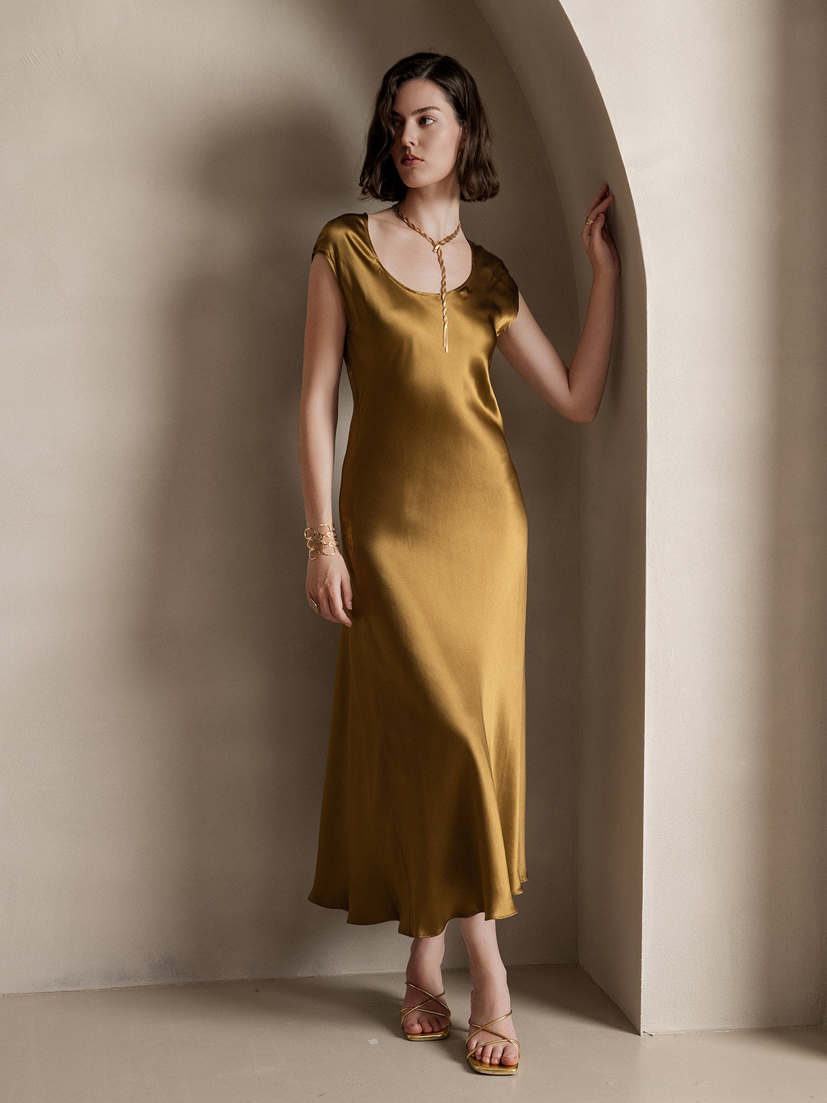 [Brown] SilkSilky-CA 19Momme Silk Round Neck Dress 006