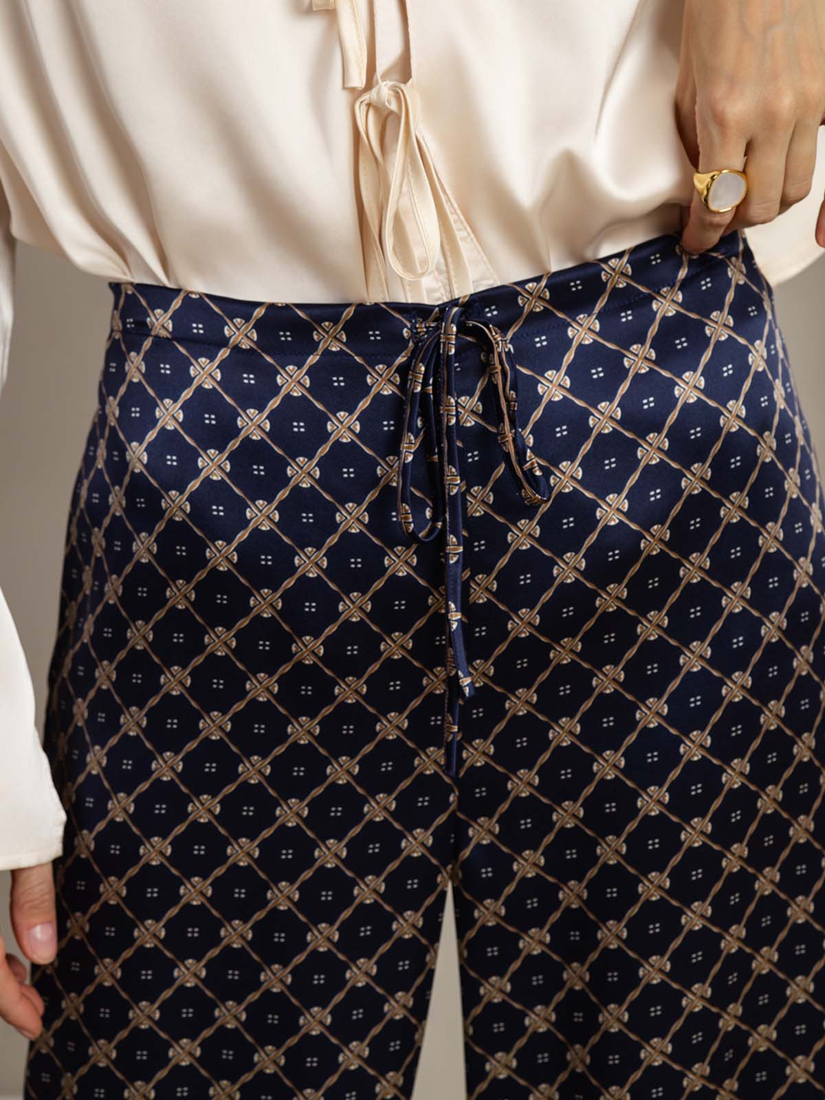 [Navy Chain] SilkSilky-CA 19Momme Silk Womens Pants 005