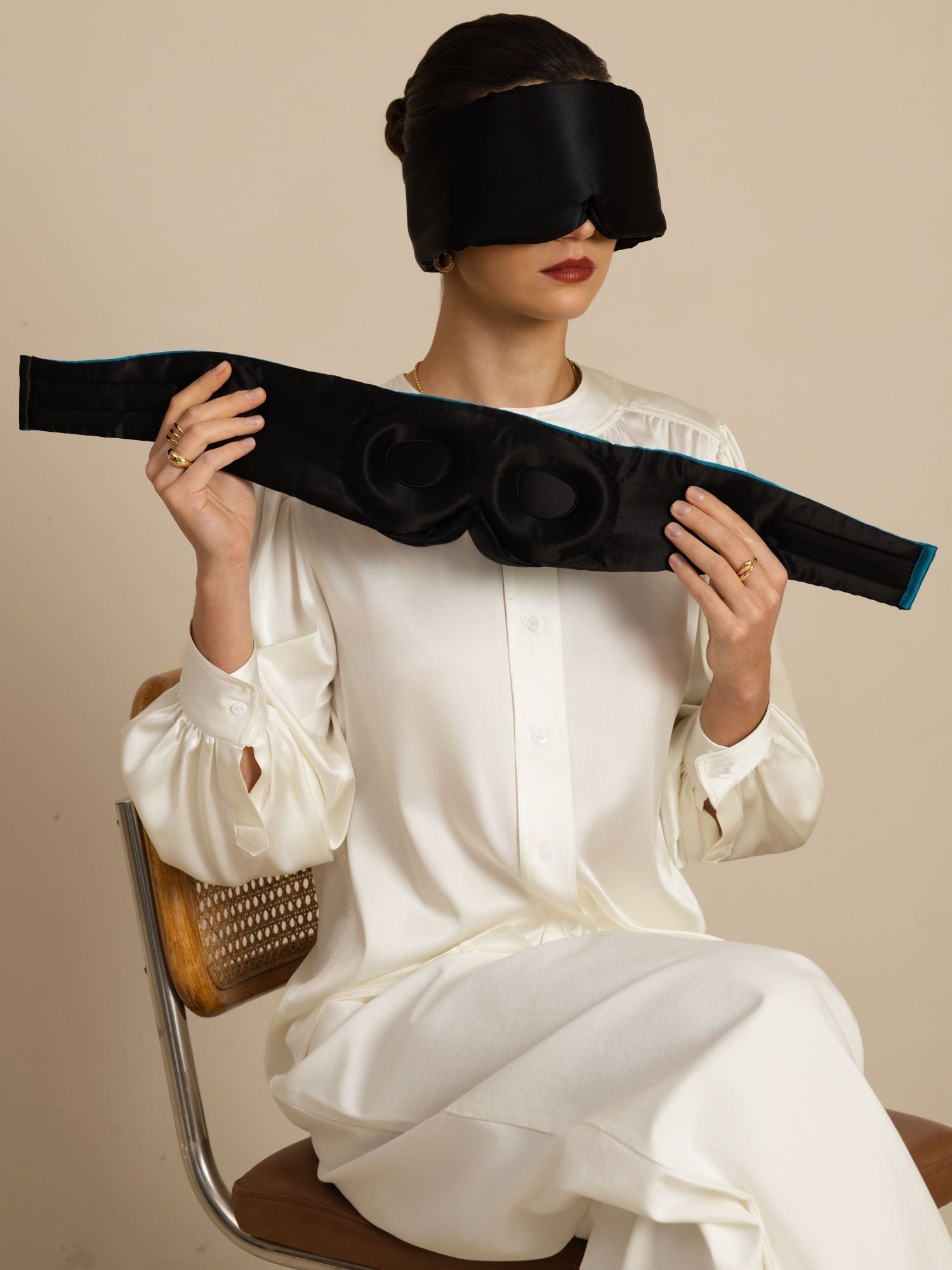 [Black] SilkSilky-CA Eye Mask 002