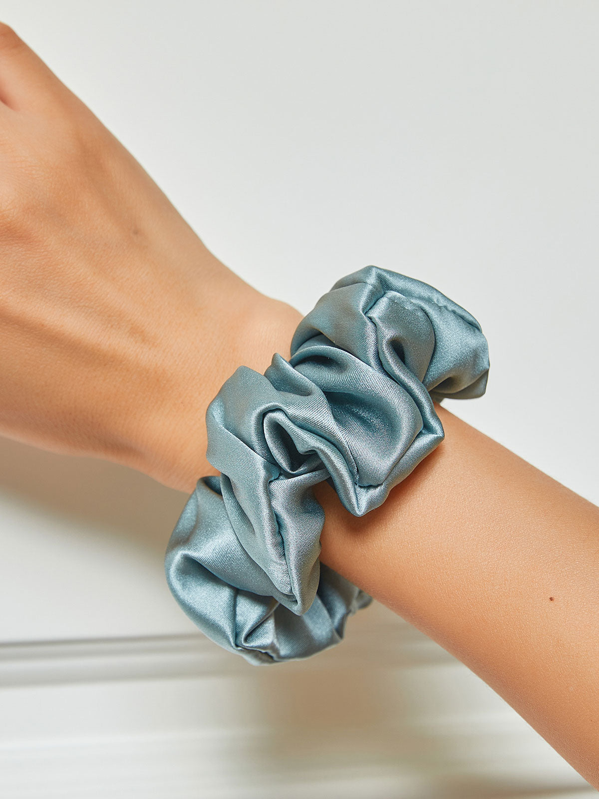 SilkSilky-CA 19Momme Pure Silk Scrunchie SteelBlue 001