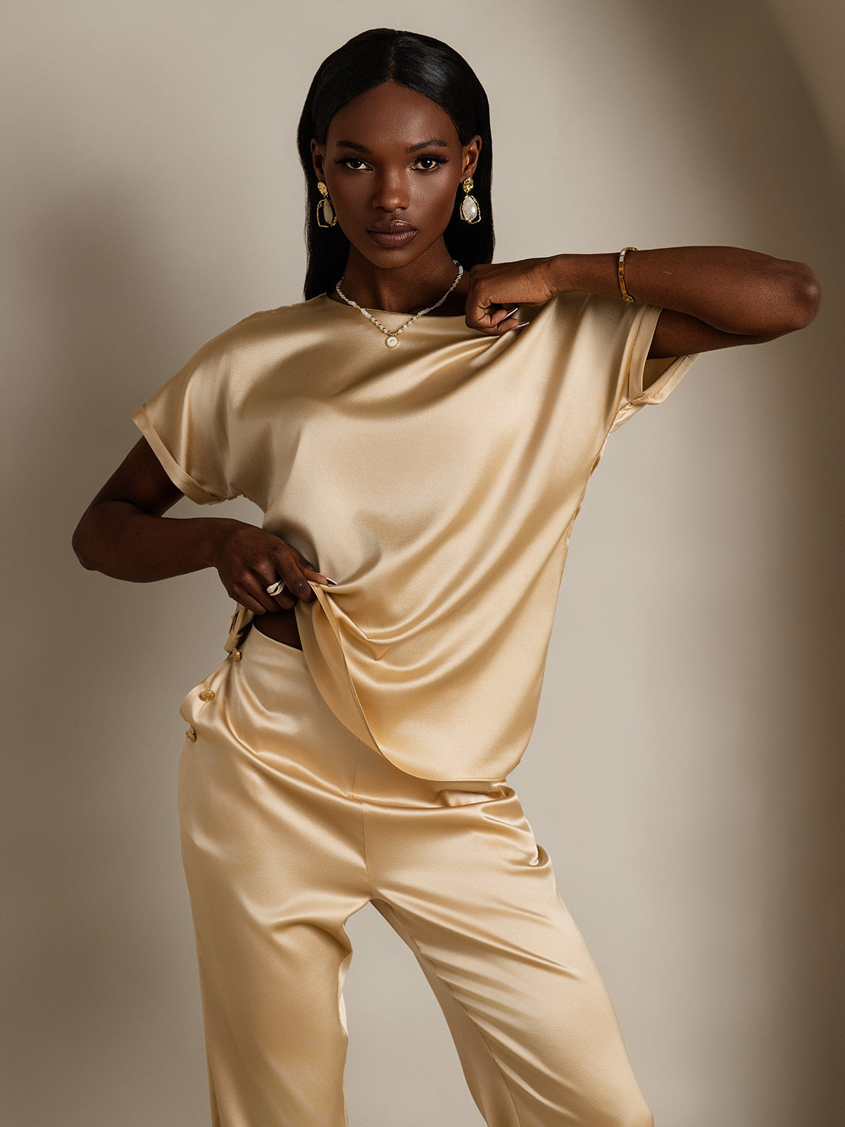 [Champagne] SilkSilky-CA 19Momme Silk Round Neck Women's T-Shirt 004