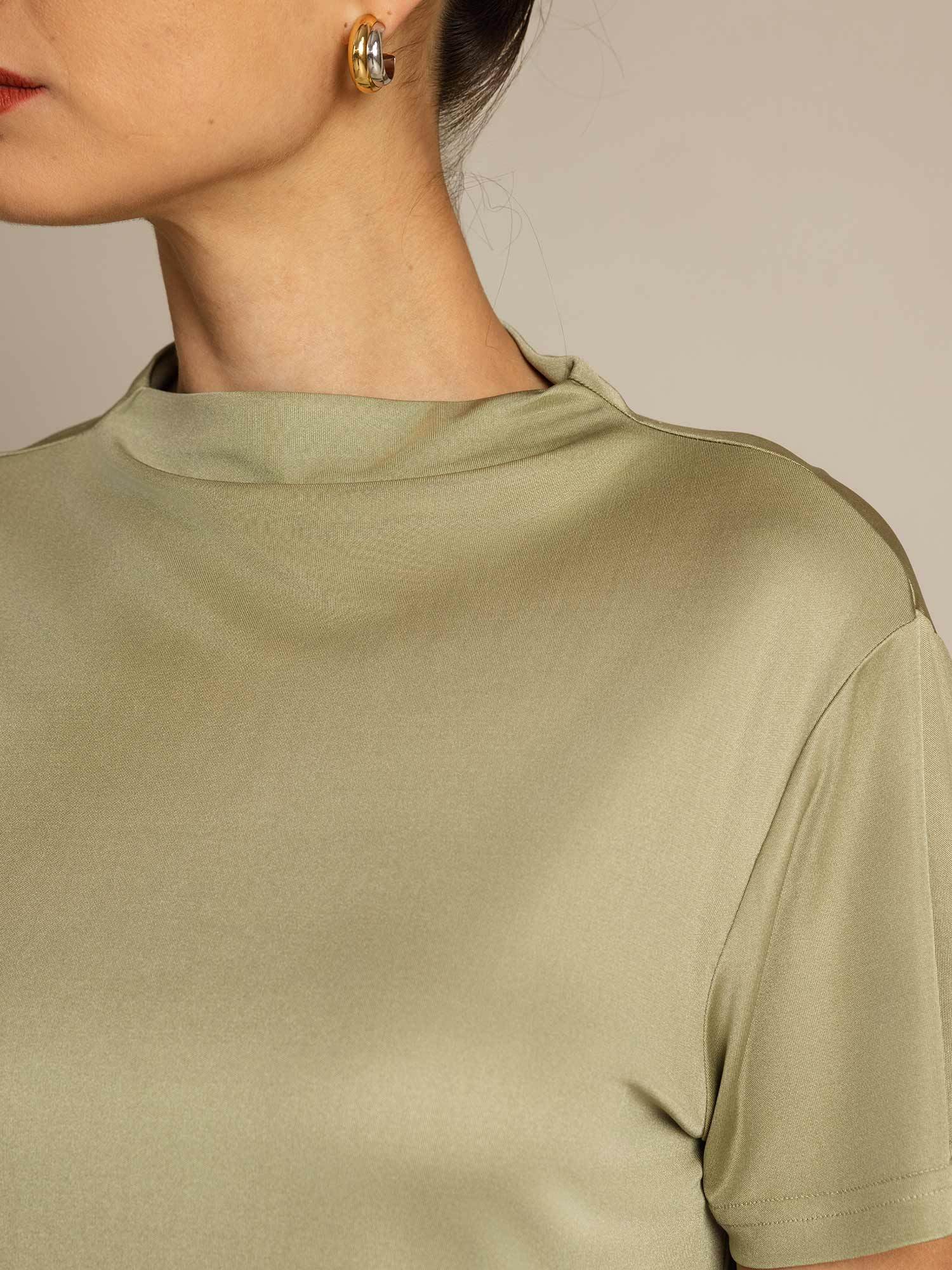 [Dried Herb] SilkSilky-CA Pure Silk Collar Women's T-Shirt 004