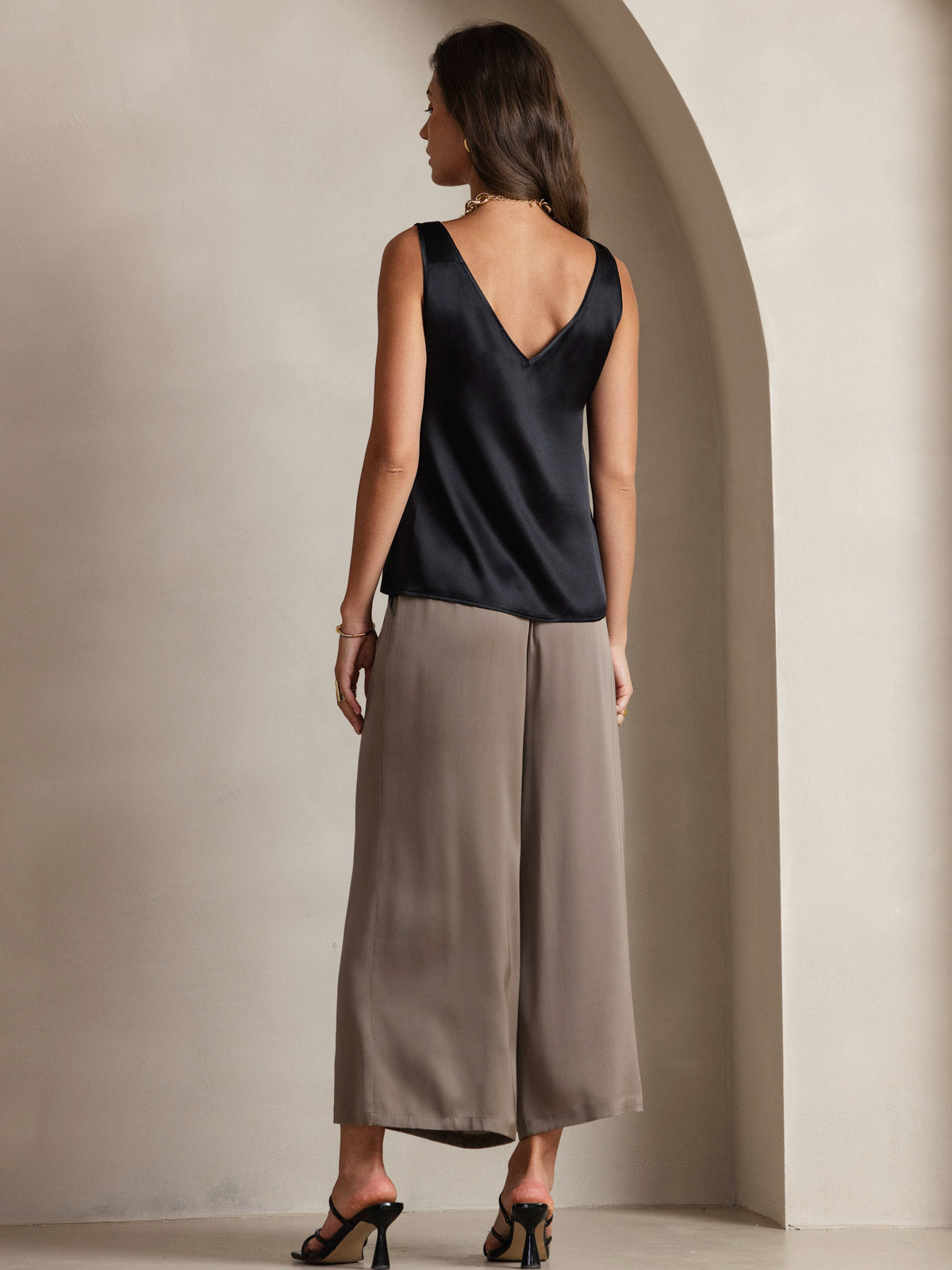 [Black] SilkSilky-CA 19Momme Silk V Neck Camisole 002