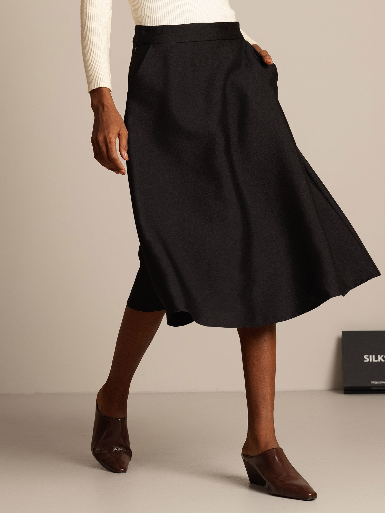 [Black] SilkSilky-CA 32Momme Silk-Wool Blend Skirt 003,