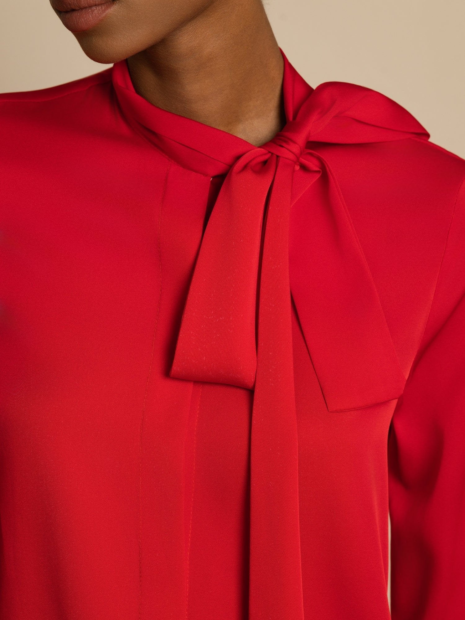 [Wine] SilkSilky-CA 19Momme Stretch Silk Charmeuse Long Sleeve Tie Neck Blouse 004