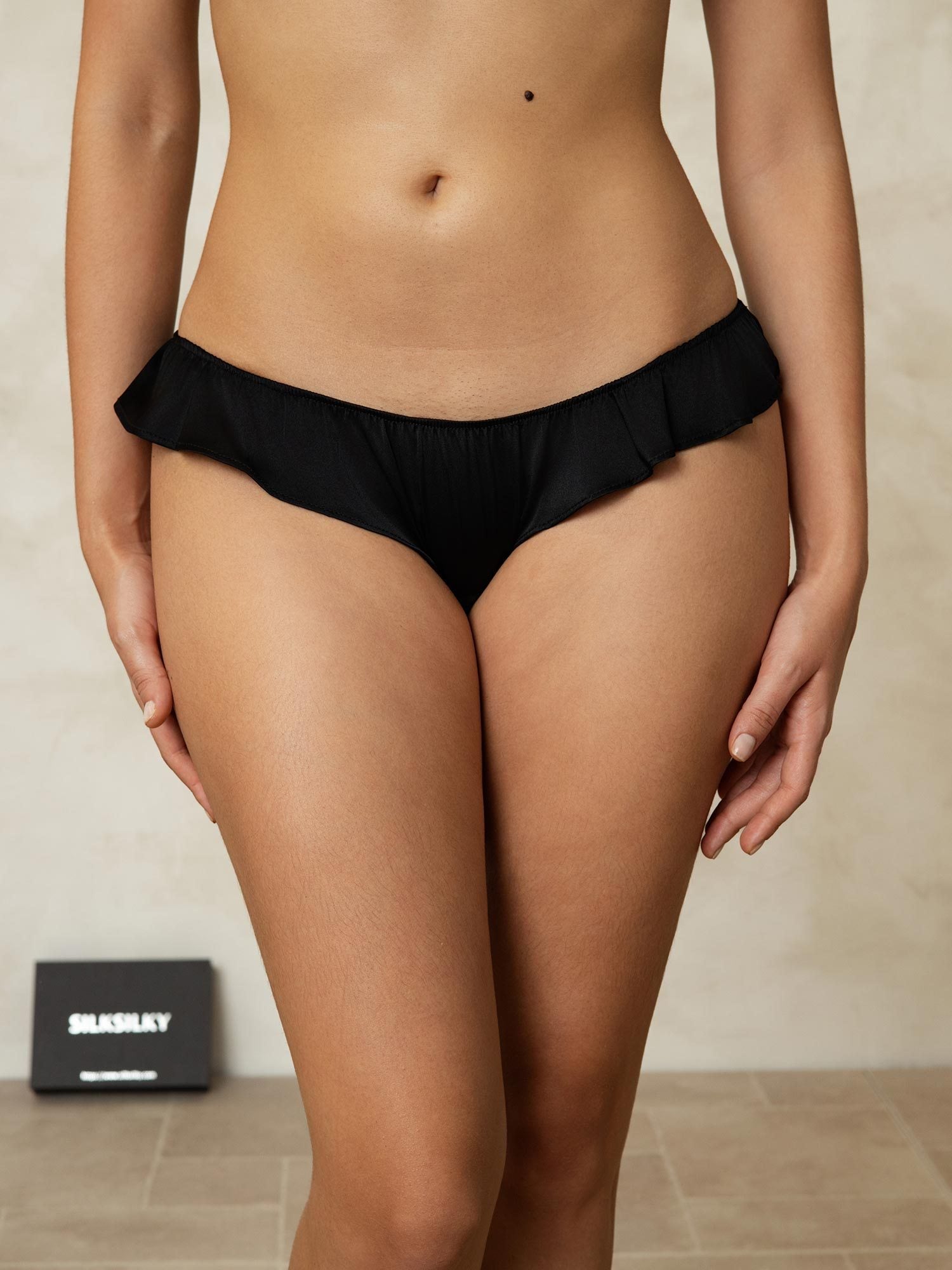 [Black] SilkSilky-CA 19Momme Silk Panty 001