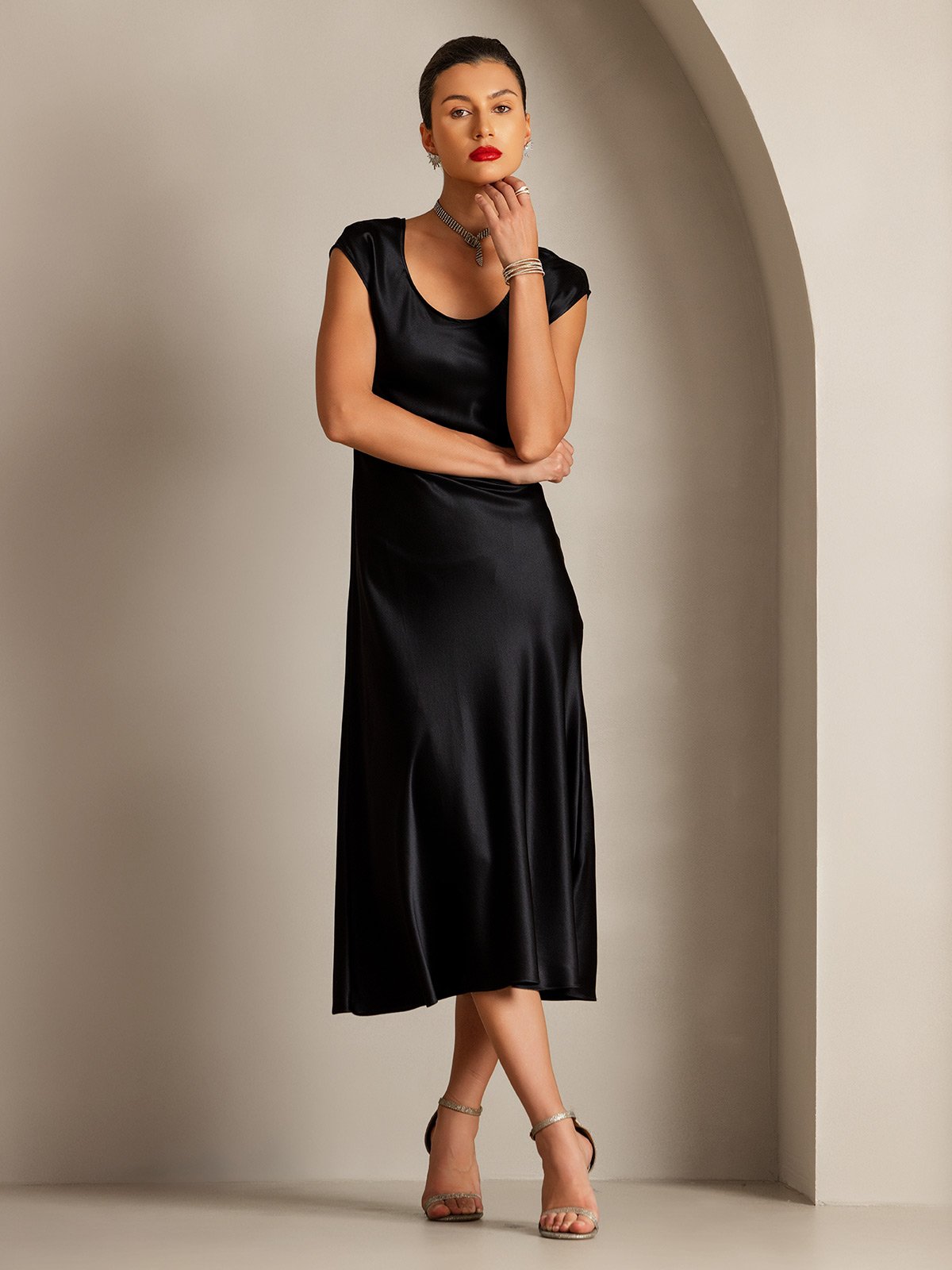 [Black] SilkSilky-CA 19Momme Silk Cap Sleeve Round Neck Dress 004