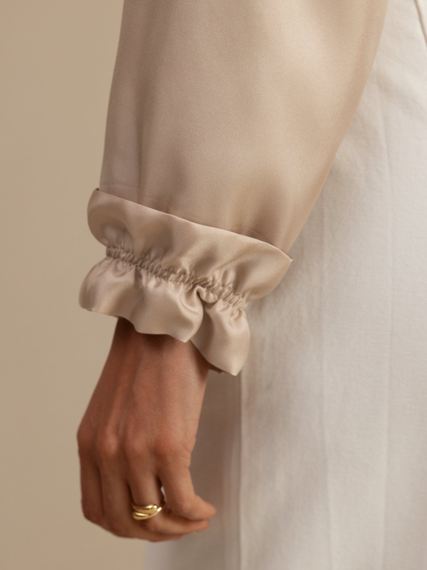 [Tan] SilkSilky-CA 18Momme Silk Satin Surah Long Sleeve High Neck Women's Outerwear 006