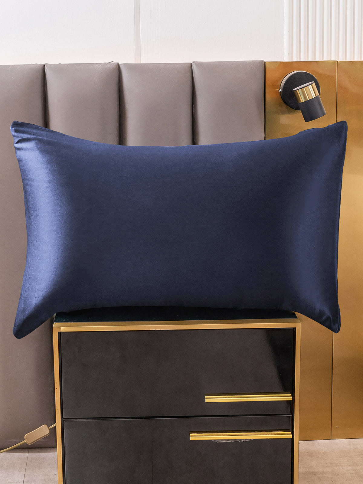 SilkSilky CA 30Momme Pure Silk Pillowcase DarkBlue 001