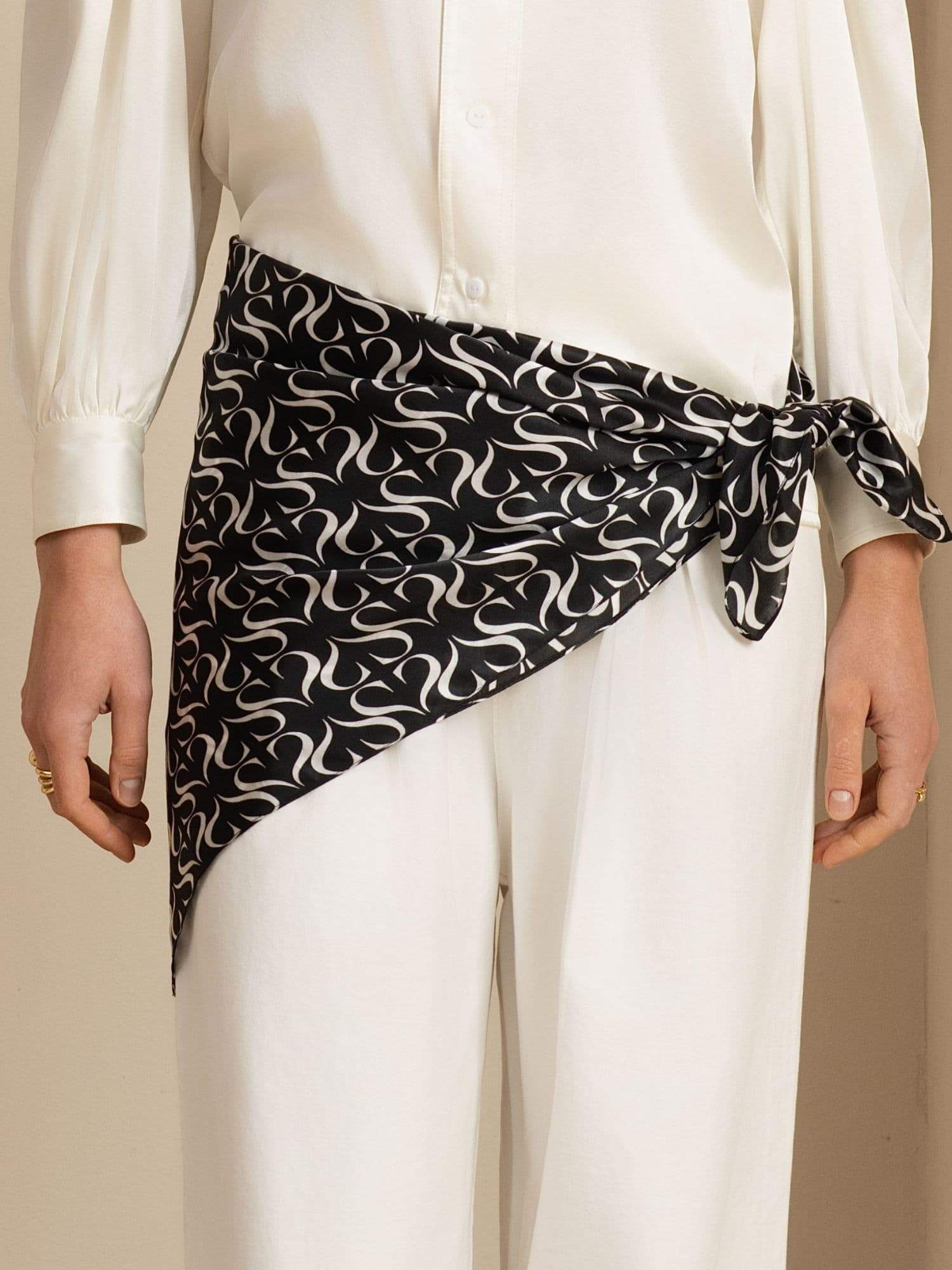 [P112] SilkSilky-CA Scarf 003