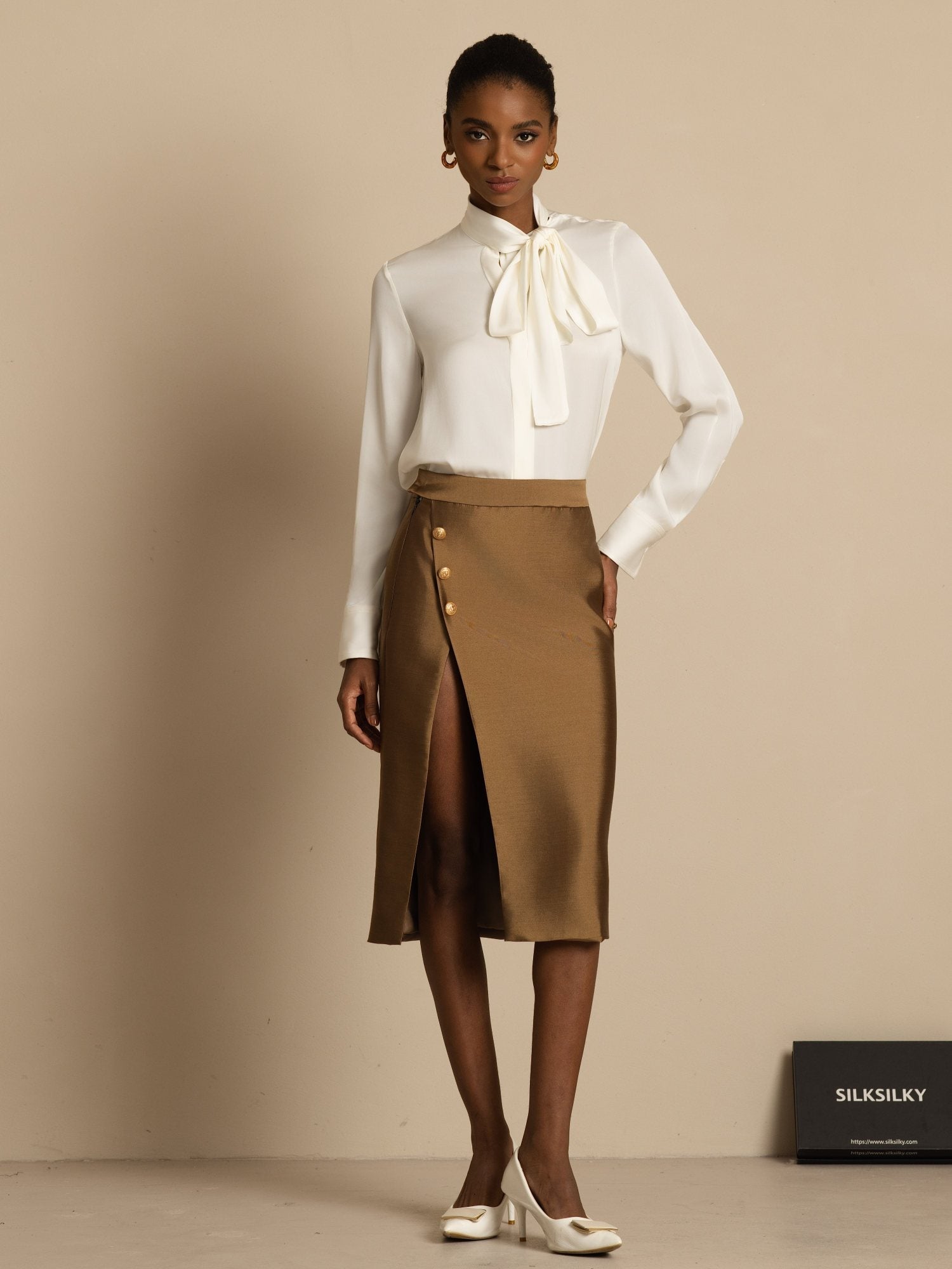 [White] SilkSilky-CA 19Momme Silk Long Sleeve Tie Neck Blouse 002