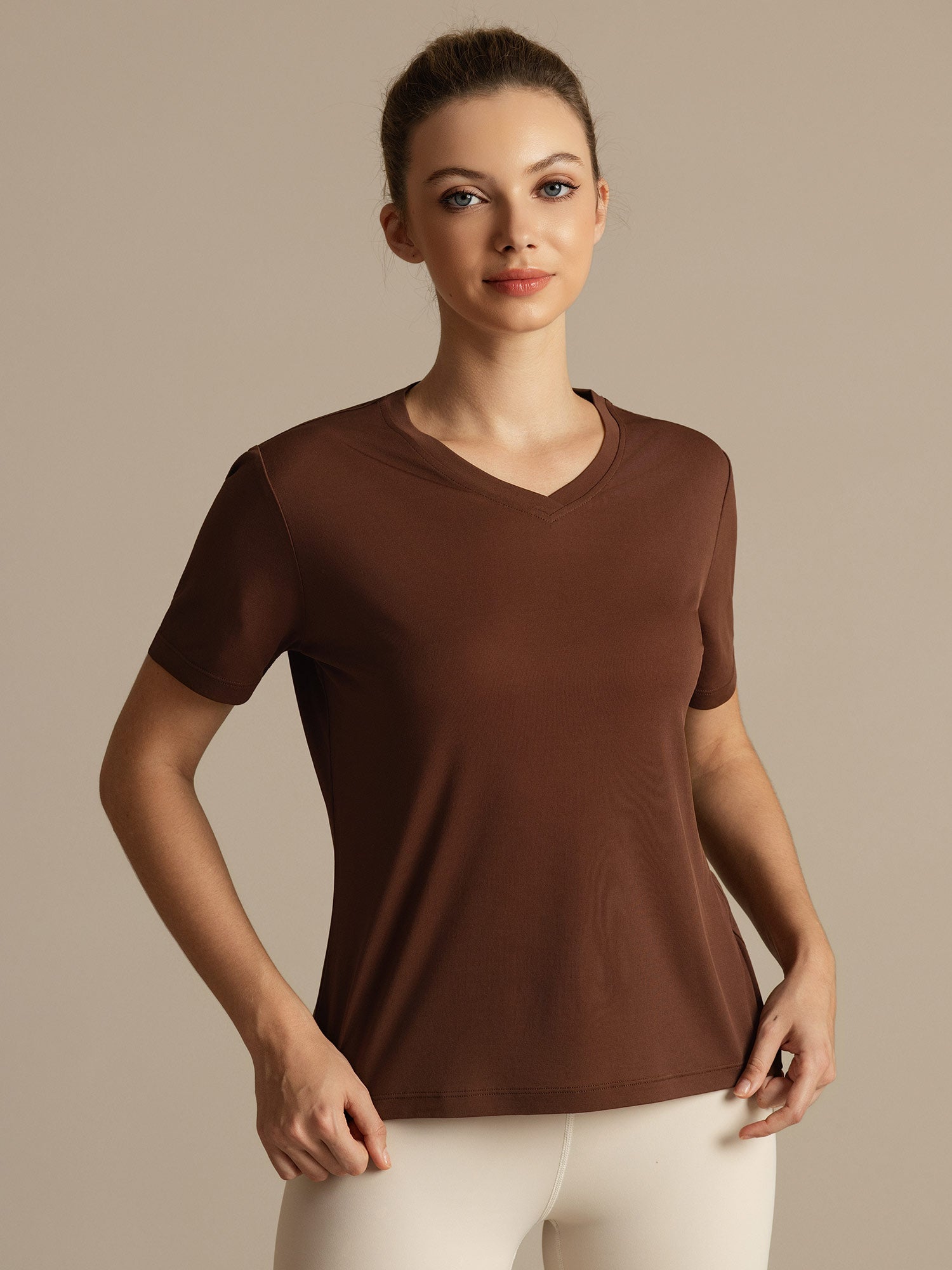 [Coffee] SilkSilky-CA 100% High-Twist Silk Jersey Short Sleeve V Neck Women's T-Shirt 001