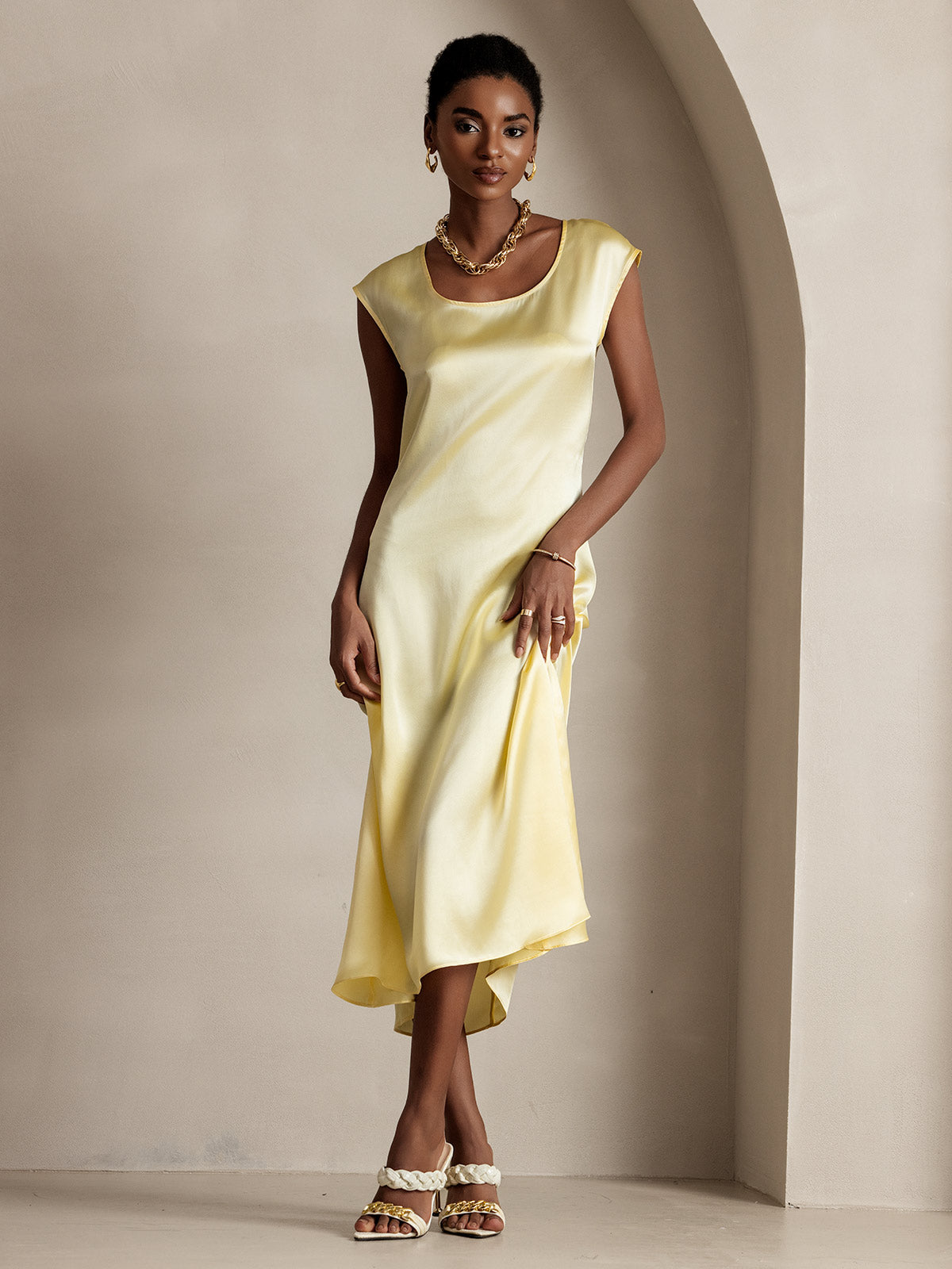 [Light Yellow] SilkSilky-CA 19Momme Silk Round Neck Dress 001