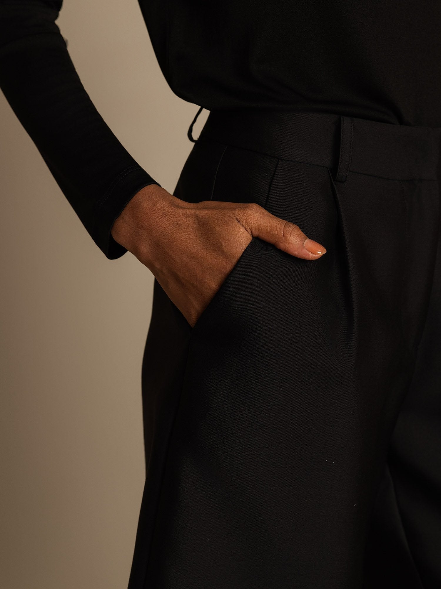 [Black] SilkSilky-CA 32Momme Silk-Wool Blend Womens Shorts 004,