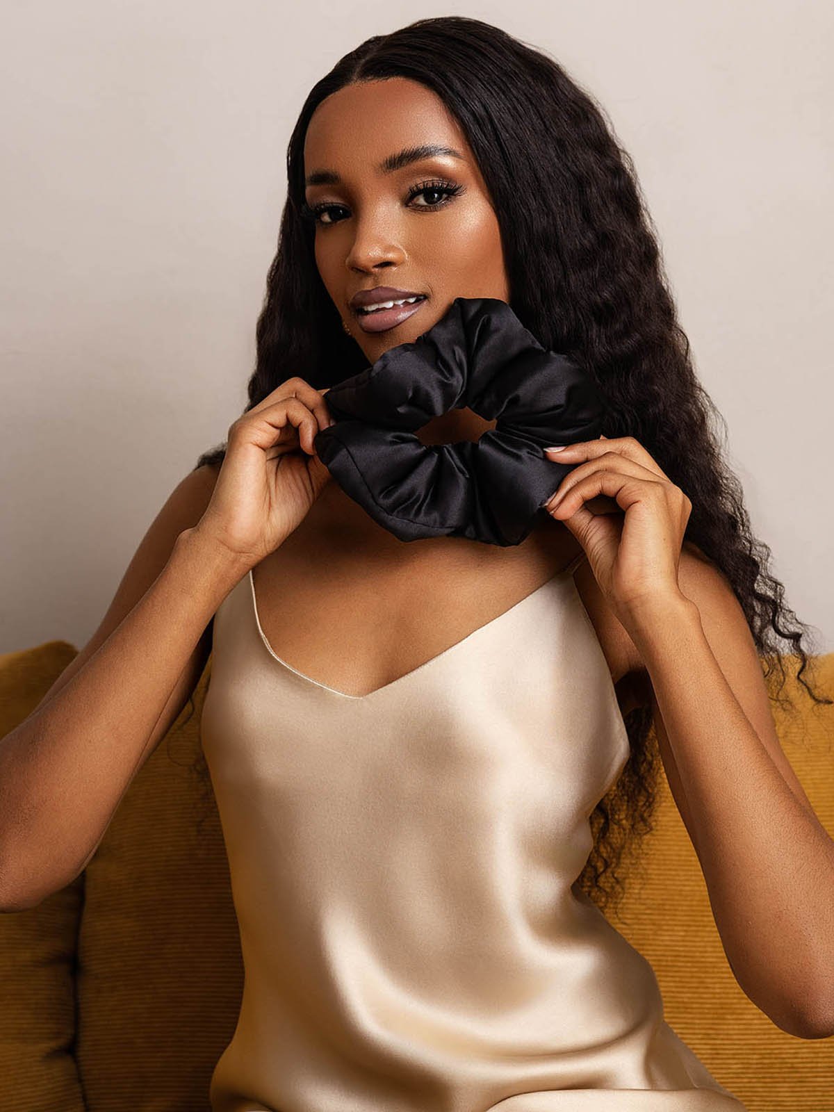 [Black] SilkSilky-CA Pure Silk Scrunchie 003