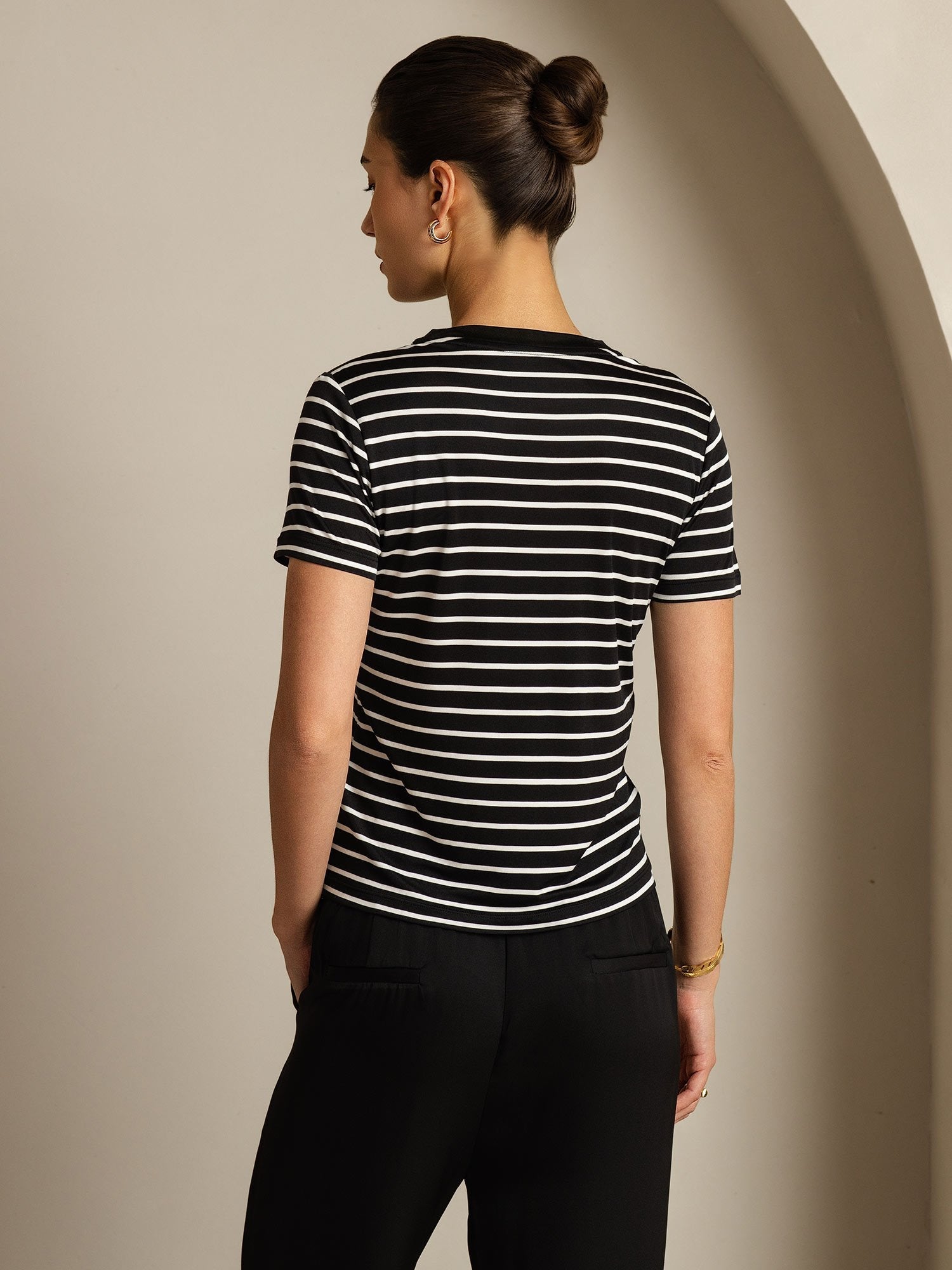 [BlackStripe] SilkSilky-CA Pure Silk Round Neck Women's T-Shirt 002