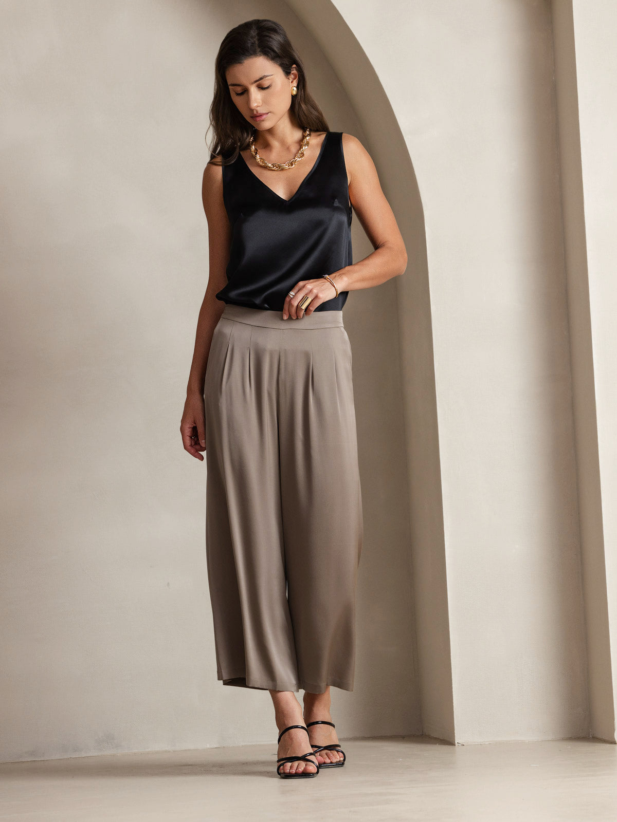 [Black] SilkSilky-CA 19Momme Silk V Neck Camisole 010
