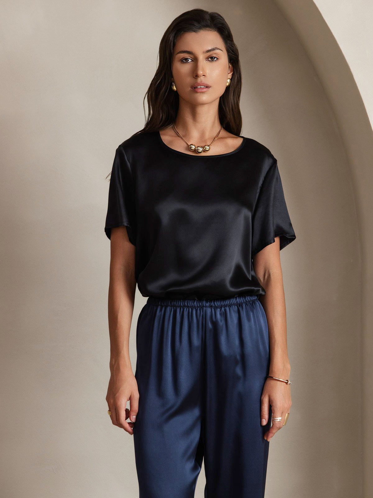 SilkSilky-CA Pure Silk Short Sleeve Round Neck Women's T-Shirt Black 003