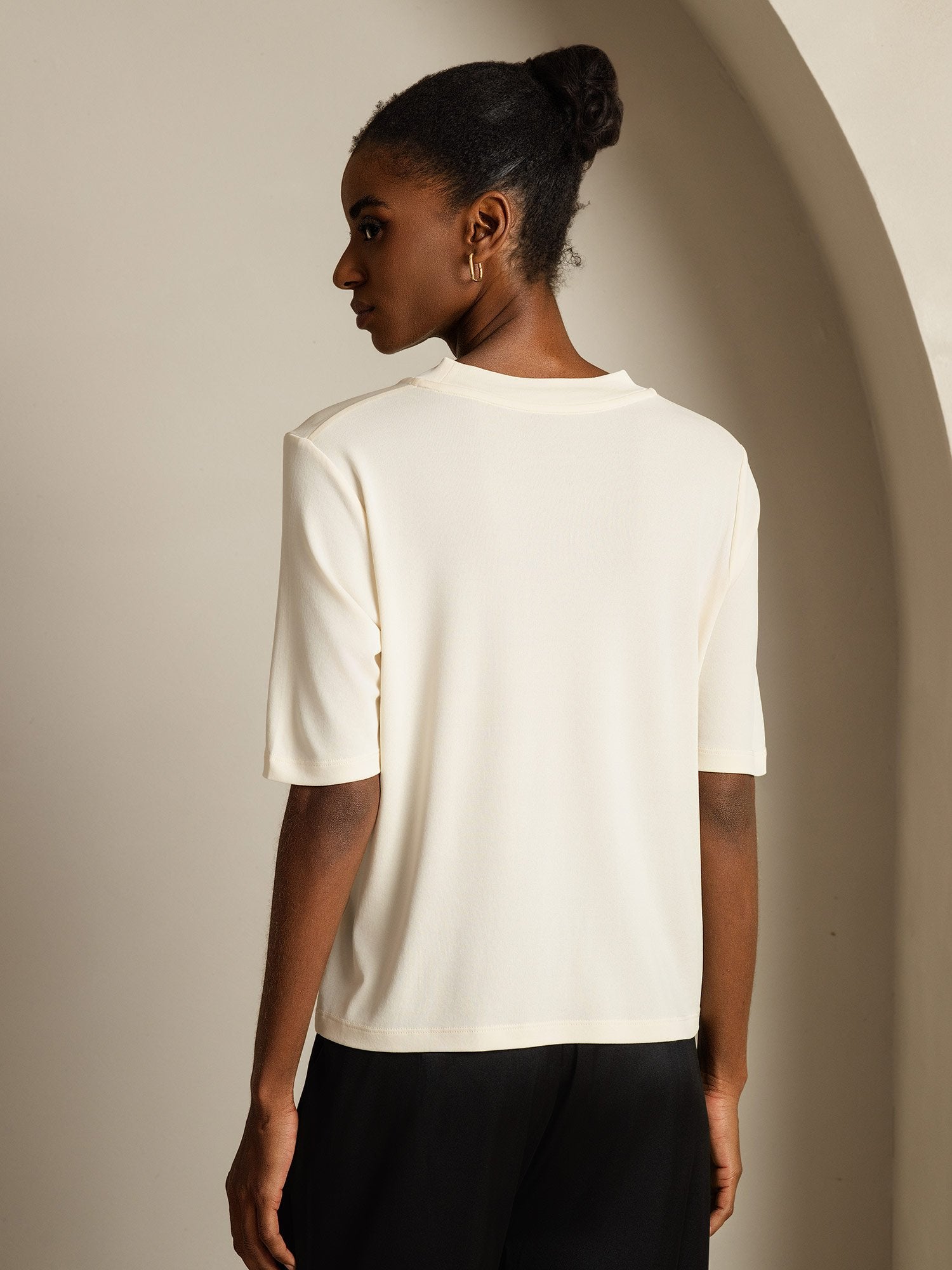 [Beige] SilkSilky-CA Pure Silk Round Neck Women's T-Shirt 002