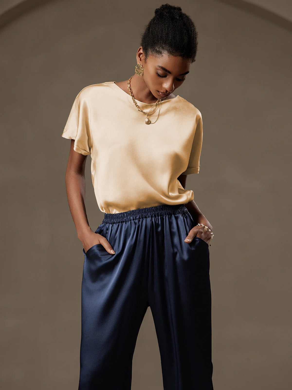 [Champagne] SilkSilky-CA 19Momme Silk Round Neck Women's T-Shirt 003