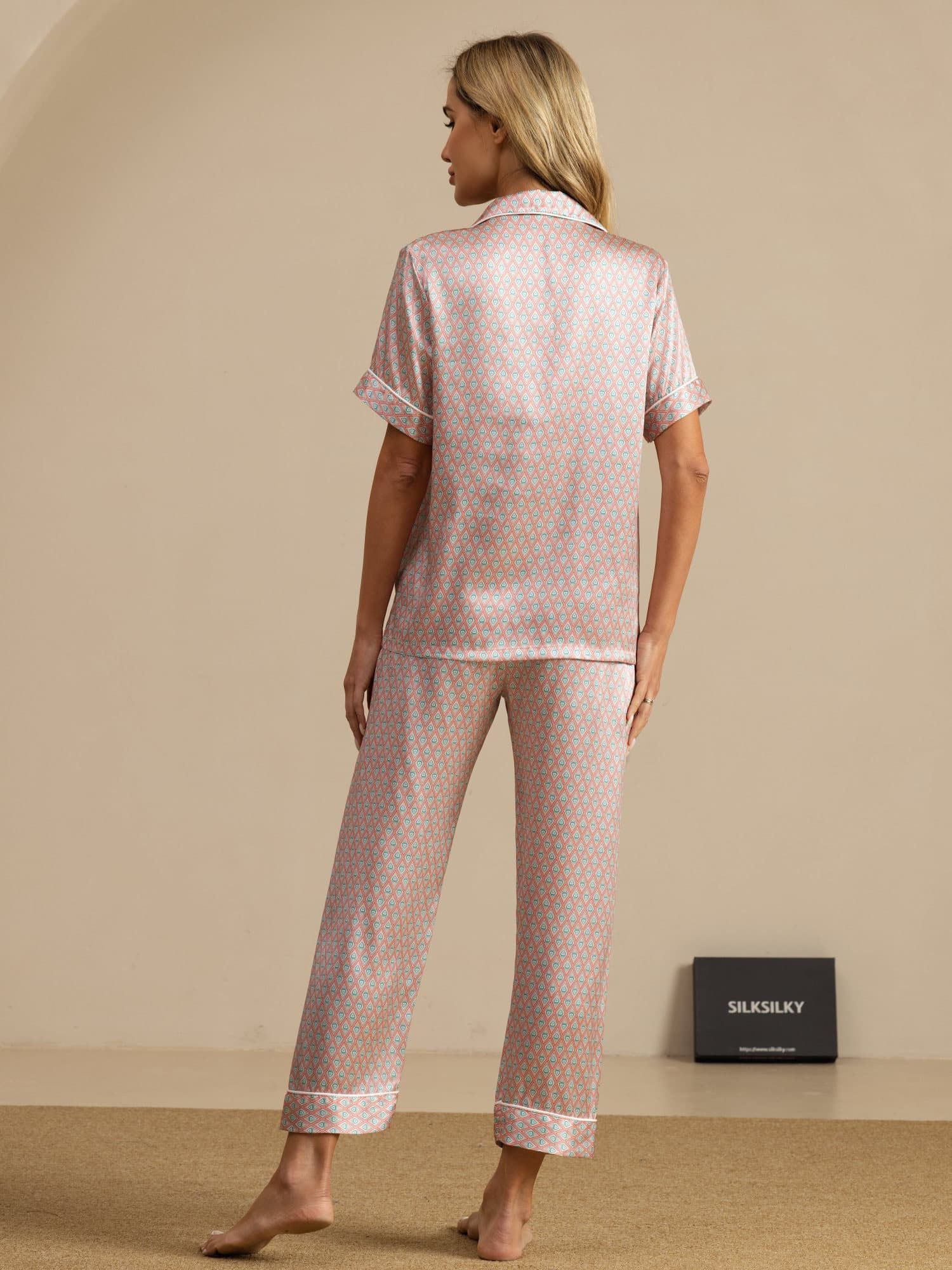 [Pink Heart Geo] SilkSilky-CA Short Sleeve Notch Collar Women's Pajamas 002