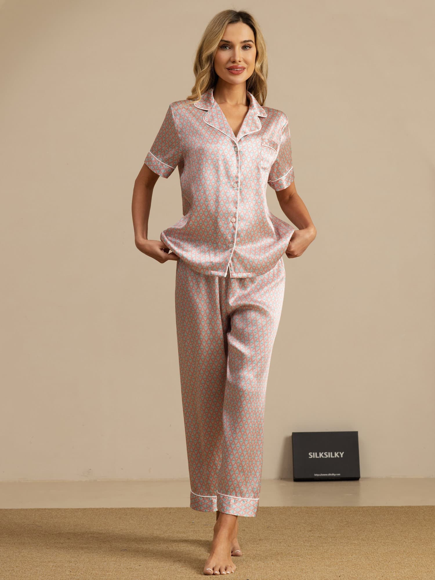 [Pink Heart Geo] SilkSilky-CA Short Sleeve Notch Collar Women's Pajamas 001