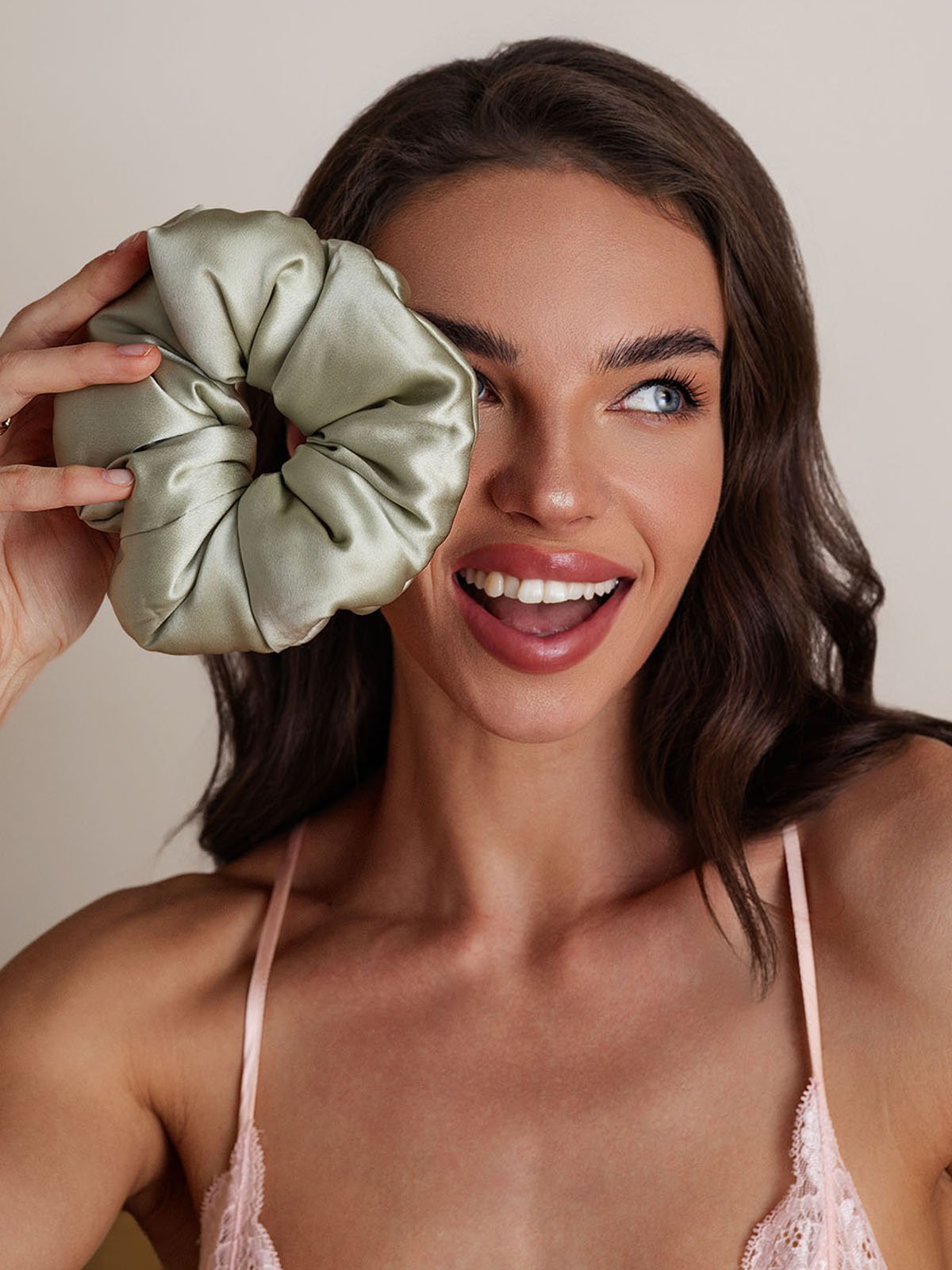 SilkSilky-CA Pure Silk Scrunchie MintGreen 001