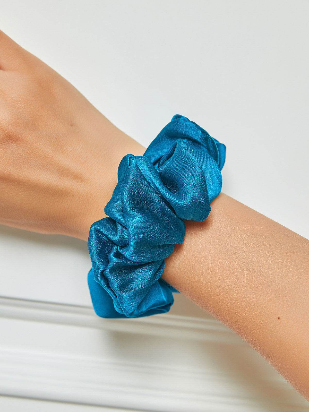 SilkSilky-CA 19Momme Pure Silk Scrunchie Teal 001