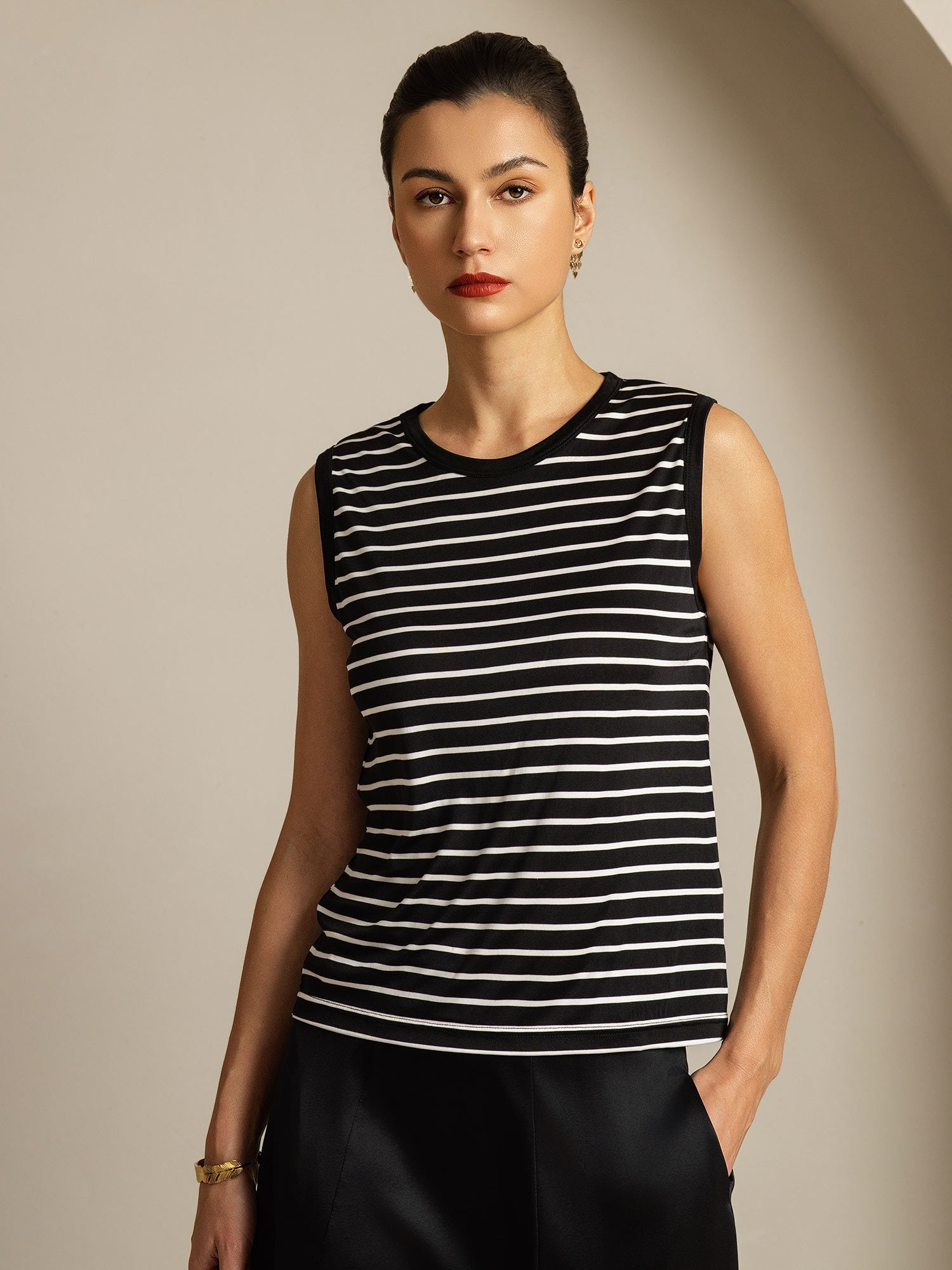 [Black Stripe] SilkSilky-CA Pure Silk Sleeveless Round Neck Camisole 001