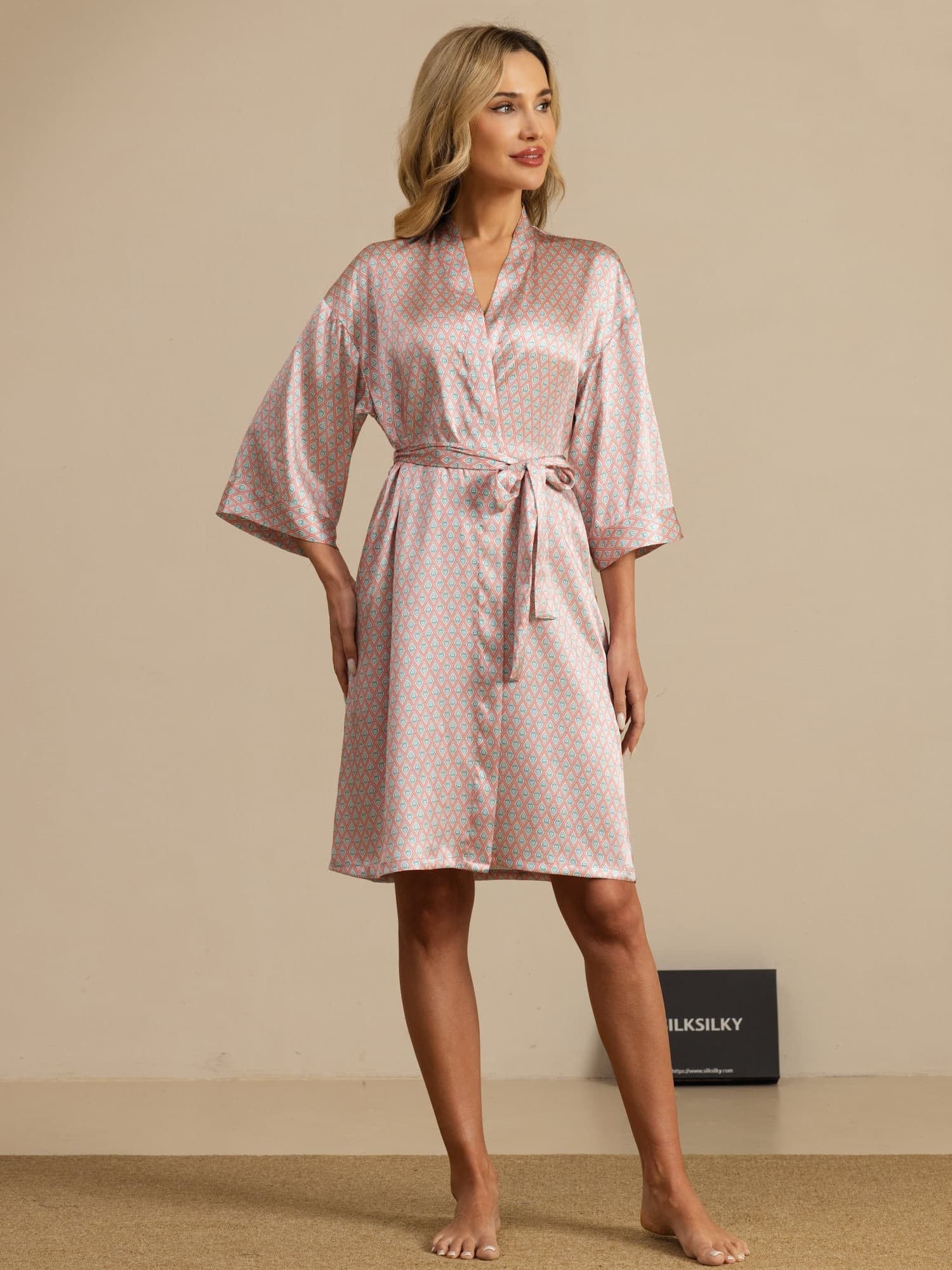 [PinkHeartGeo] SilkSilky-CA 3/4 Sleeve V Neck Women's Robe 005