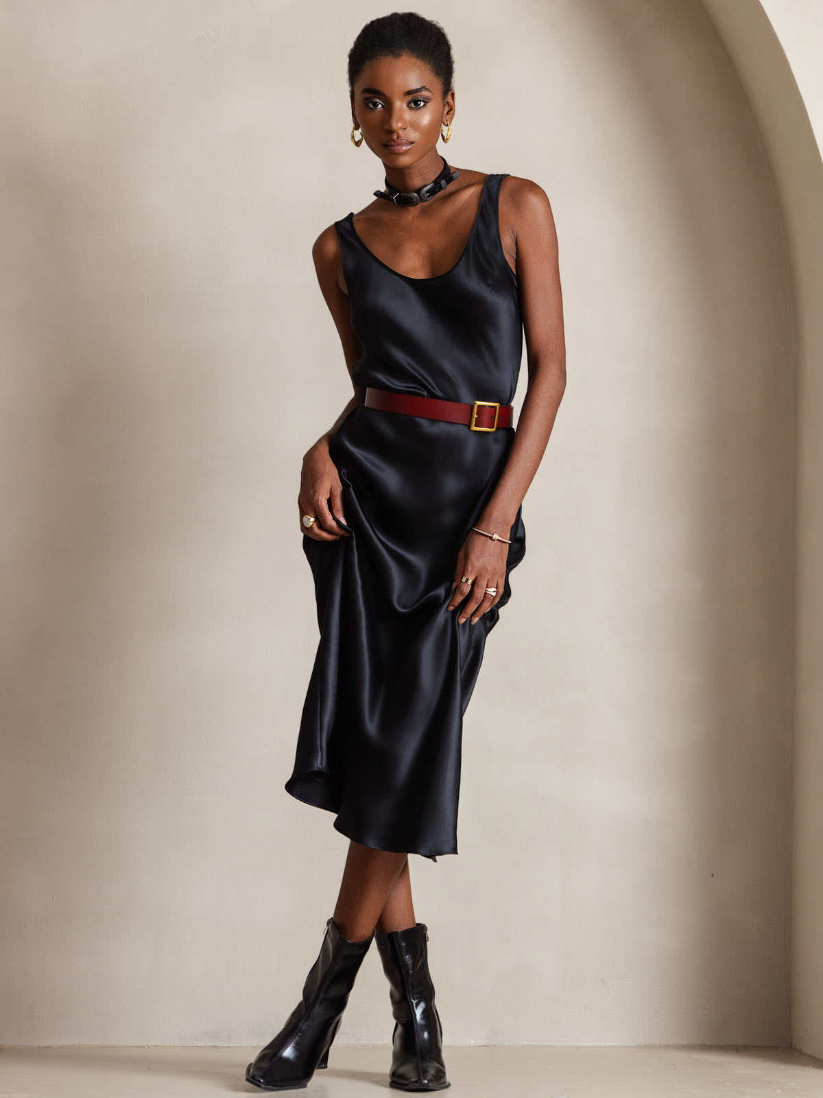 [Black] SilkSilky-CA Pure Silk Boat Neck Dress 001