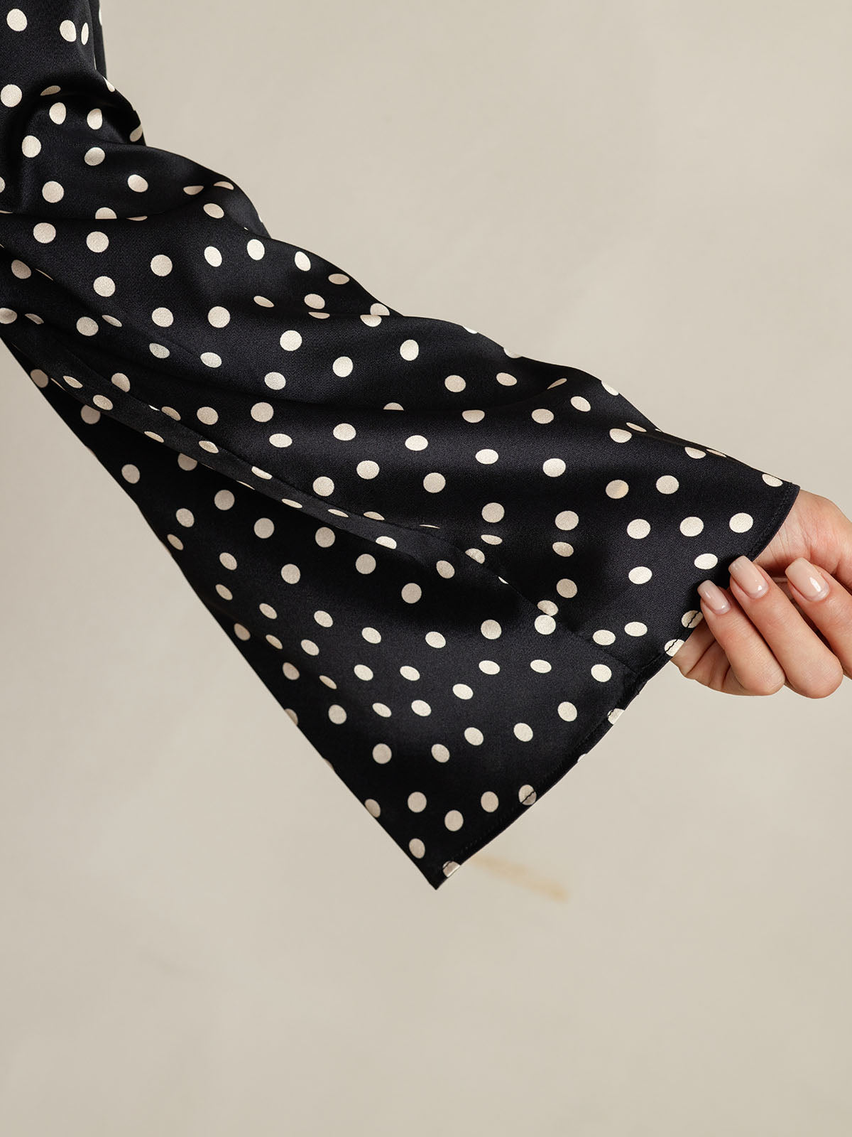 [Polka Dot] SilkSilky-CA 19Momme Silk Round Neck Women's T-Shirt 006,