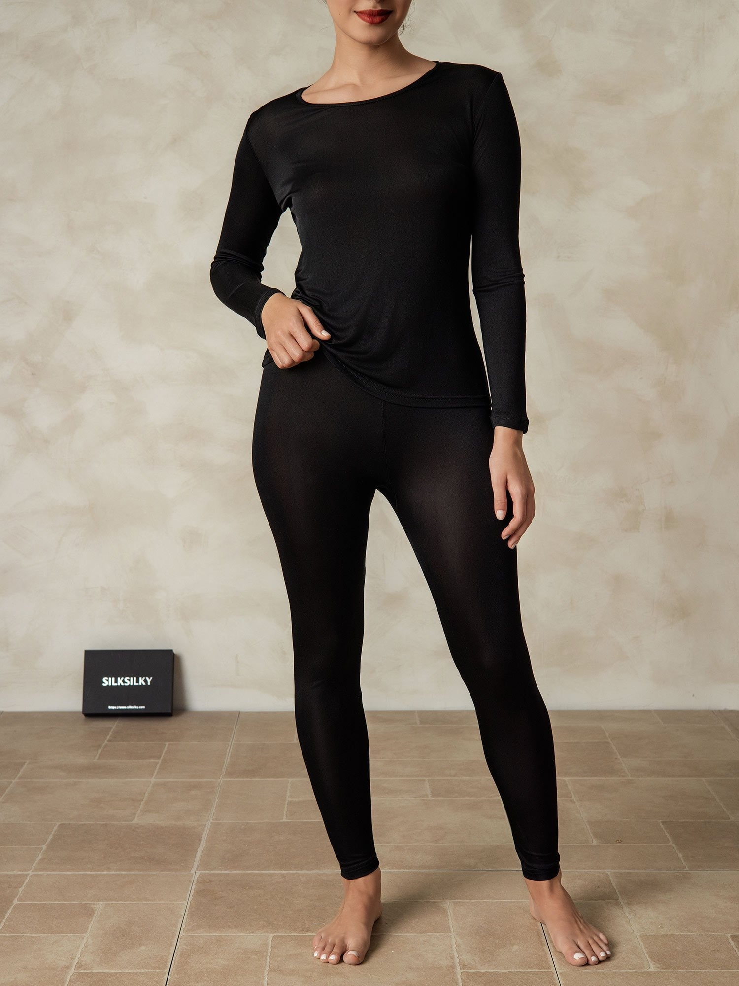[Black] SilkSilky-CA Silk Knitted Round Neck Long Johns 001