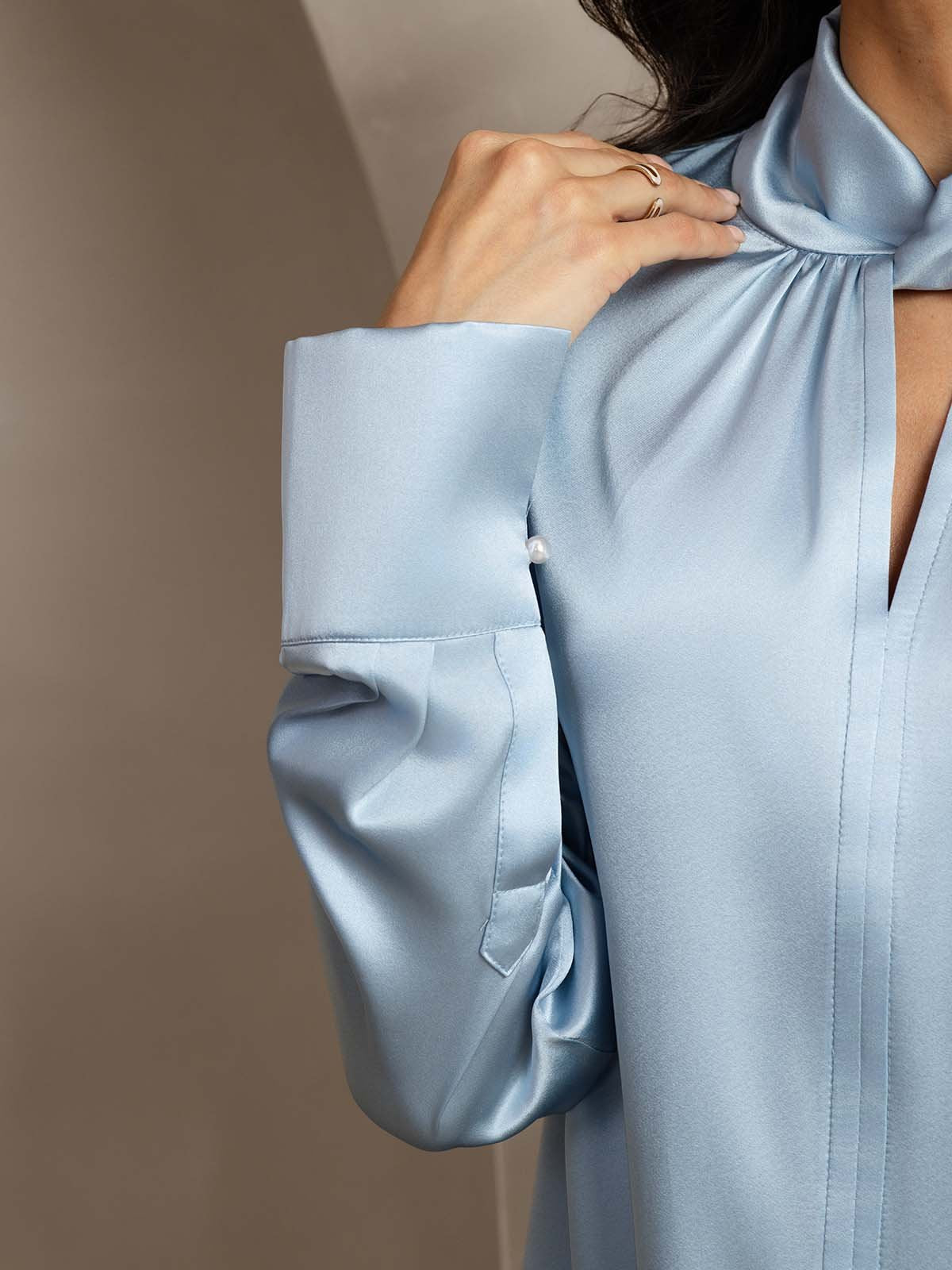 [GrayishBlue] SilkSilky-CA 19Momme Silk Keyhole Neck Women's Shirt 004