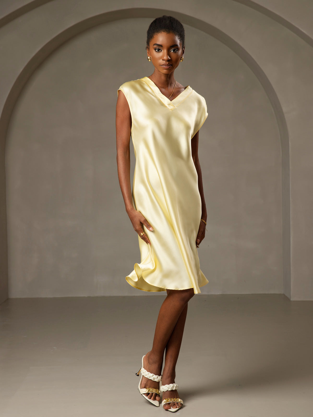 SilkSilky-CA Pure Silk Sleeveless V Neck Nightgown Yellow 001