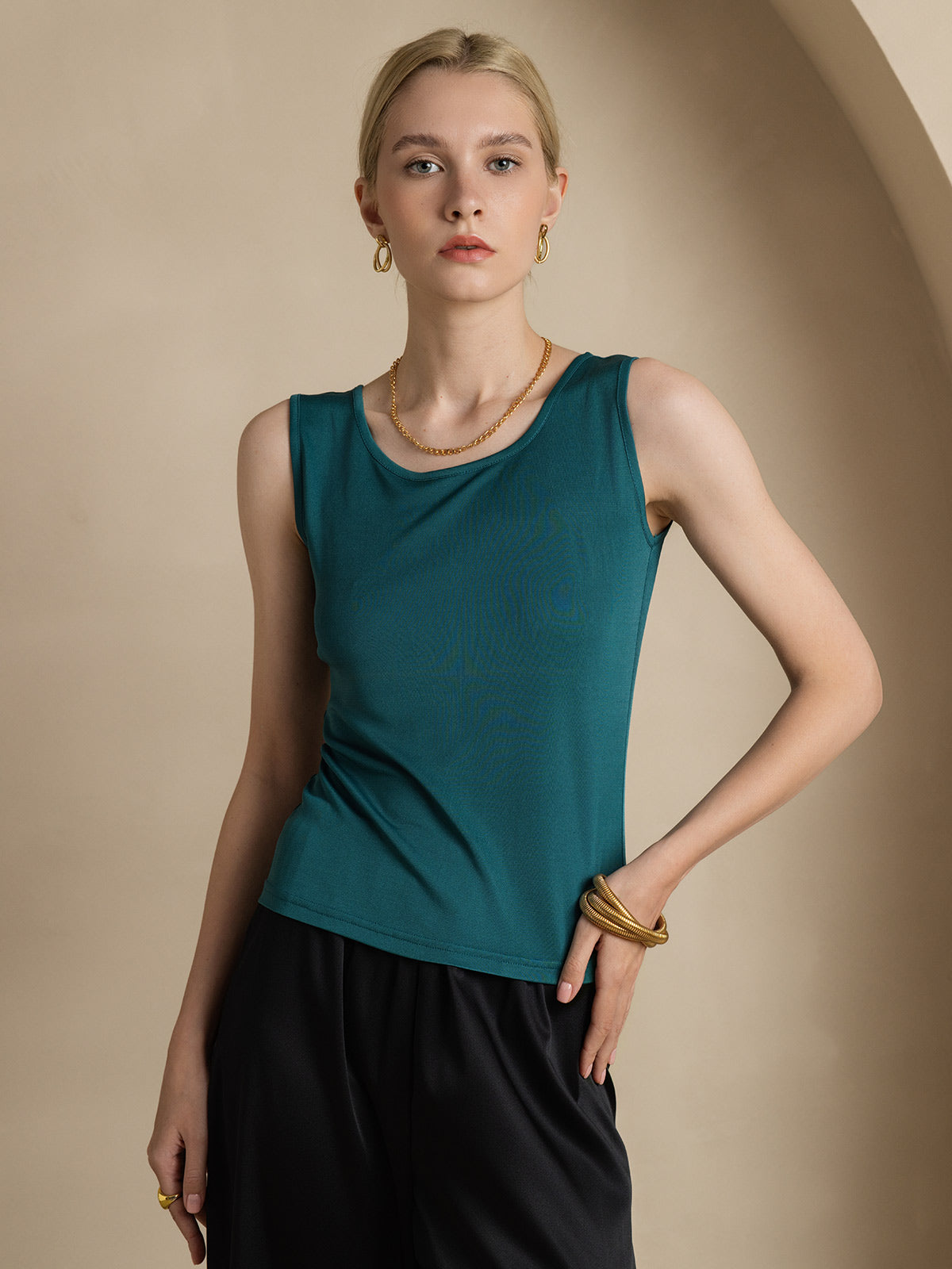 SilkSilky-CA Silk Knitted Sleeveless Round Neck Women's T-Shirt DarkGreen 001