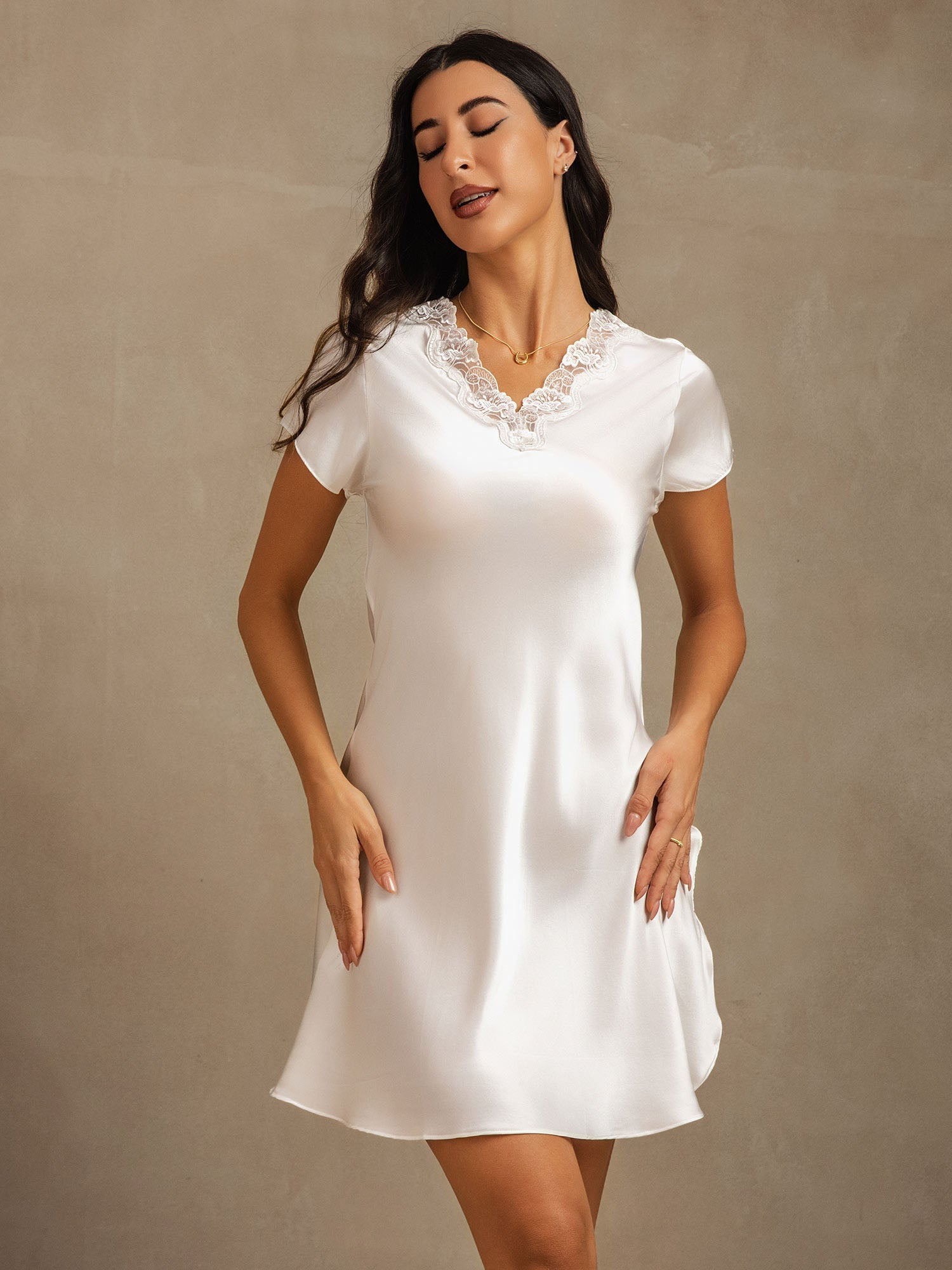 [White] SilkSilky-CA Pure Silk Split Nightgown 004