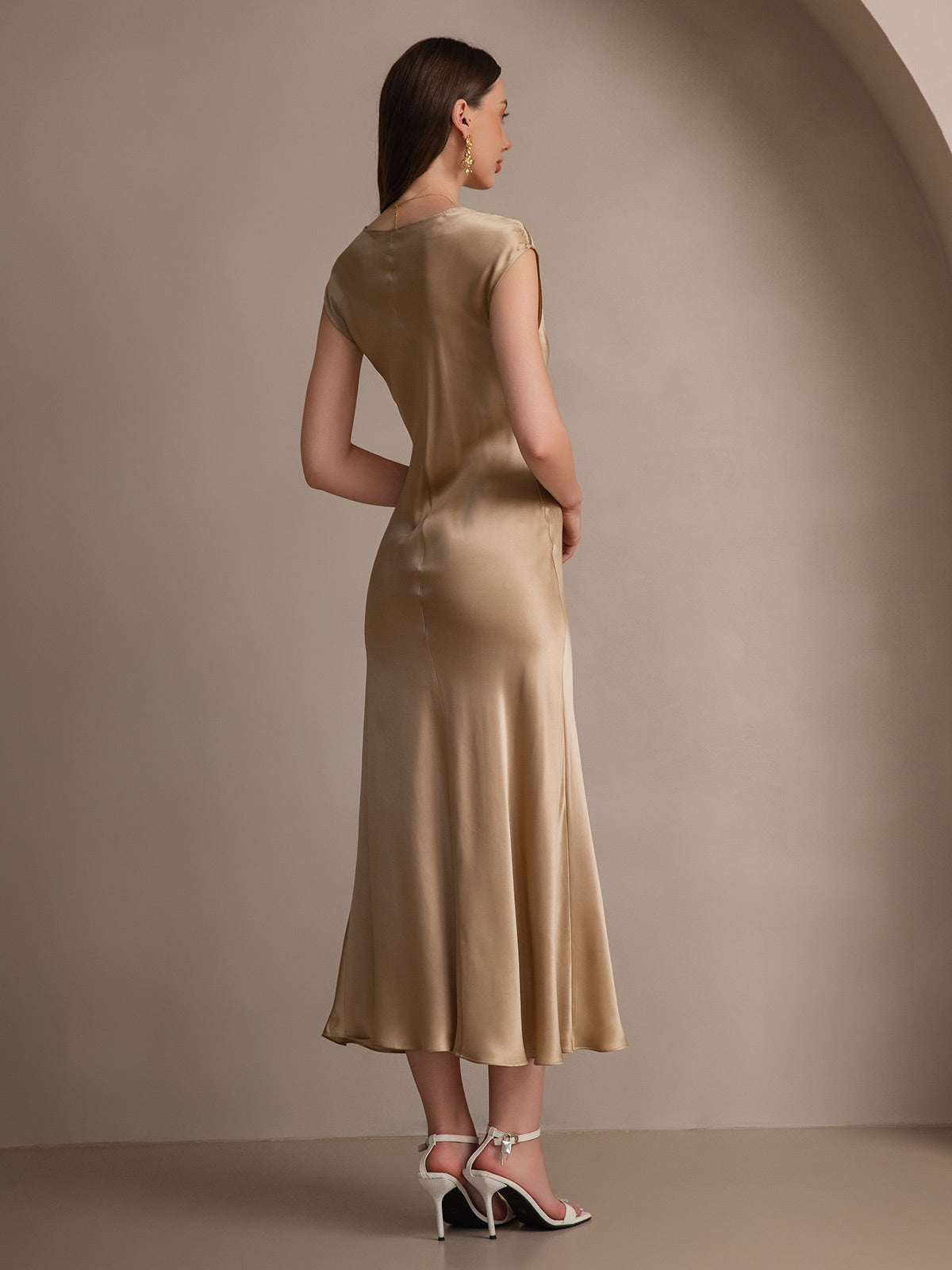 [Champagne] SilkSilky-CA 19Momme Silk Round Neck Dress 002