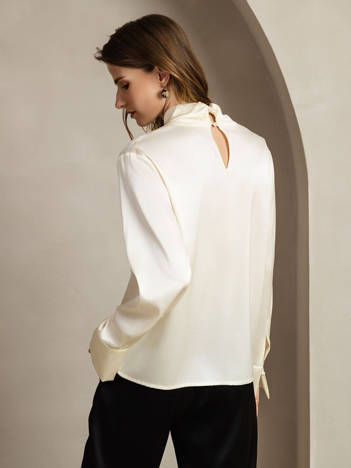 [Ivory] SilkSilky-CA 19Momme Silk Keyhole Neck Women's Shirt 002