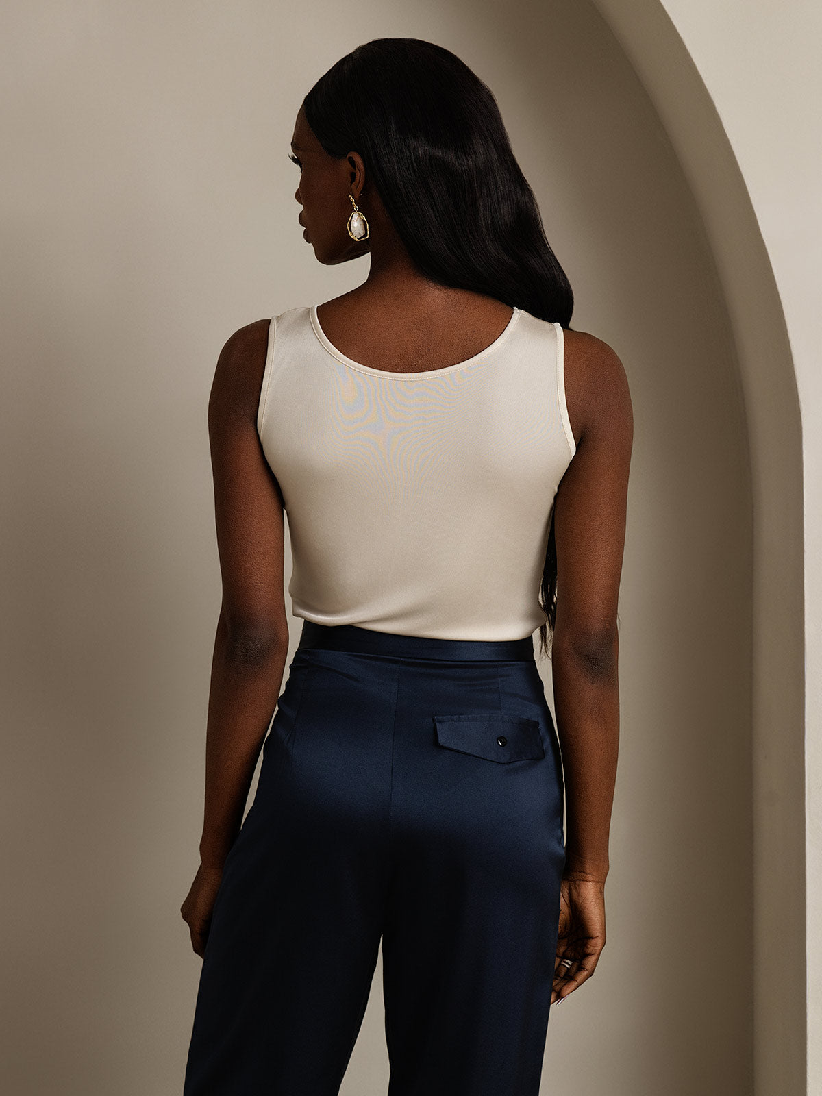 [Beige] SilkSilky-CA Silk Knitted Sleeveless Round Neck Women's T-Shirt 002