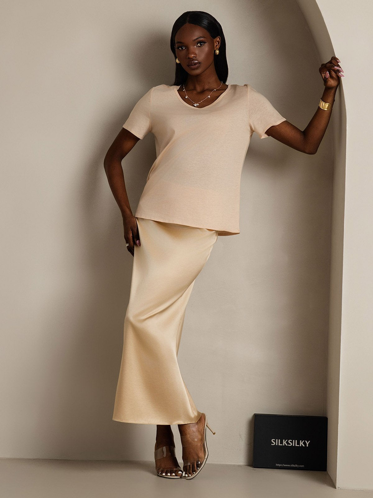[Beige] SilkSilky-CA Silk Short Sleeve V Neck Women's T-Shirt 005