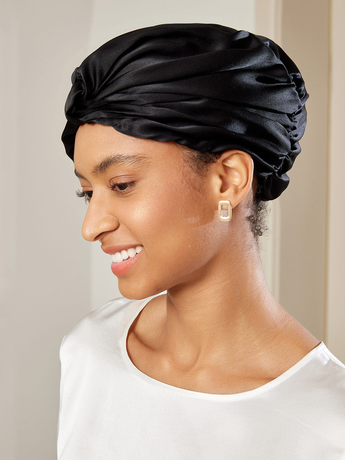 [Black] SilkSilky-CA Pure Silk Sleep Cap 001