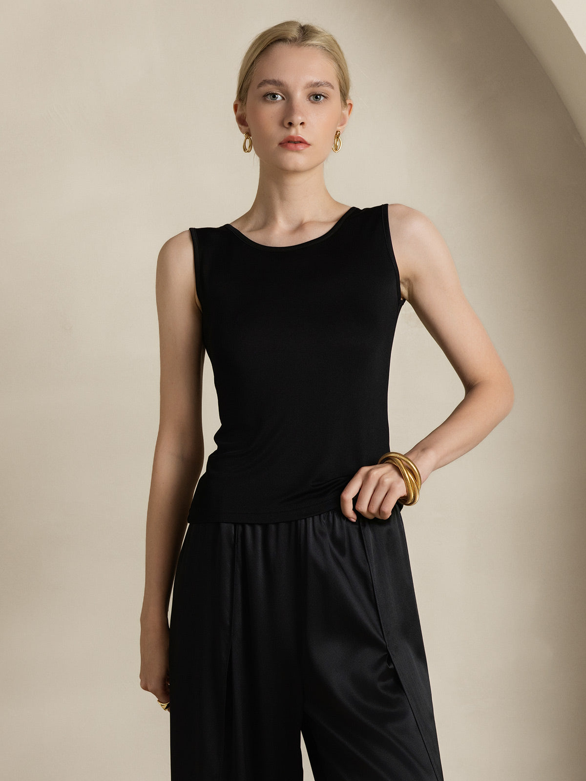 [Black] SilkSilky-CA Silk Knitted Sleeveless Round Neck Women's T-Shirt 003