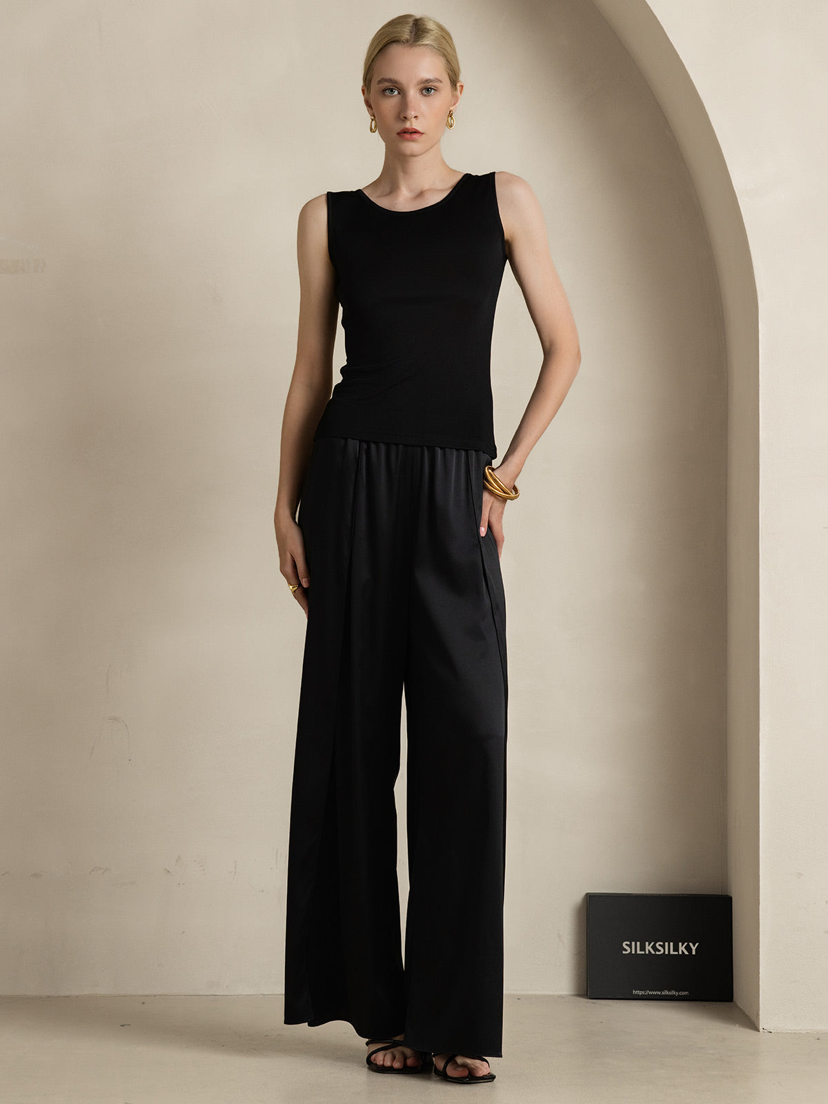 [Black] SilkSilky-CA Silk Knitted Sleeveless Round Neck Women's T-Shirt 008