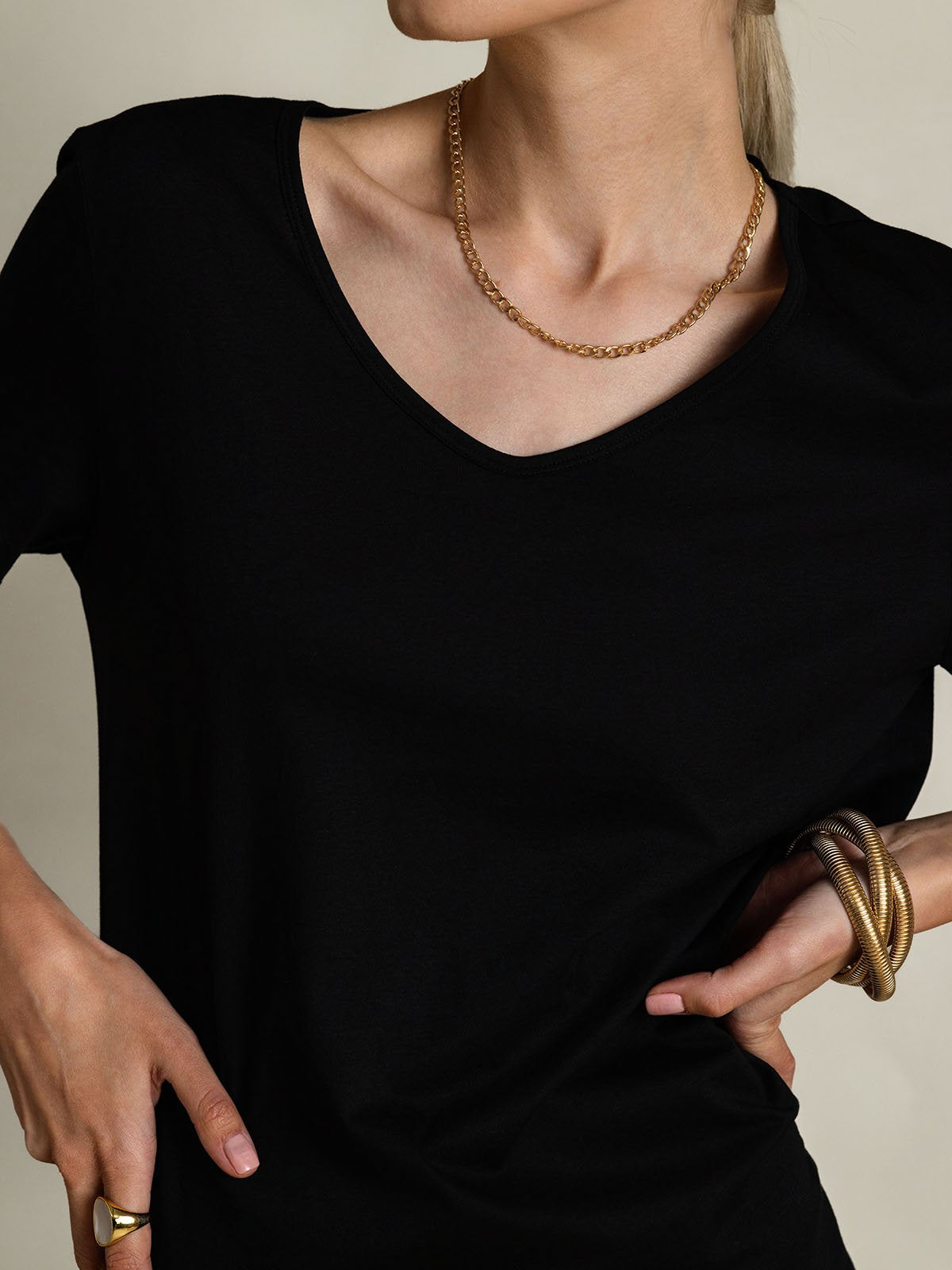[Black] SilkSilky-CA Silk Short Sleeve V Neck Women's T-Shirt 004