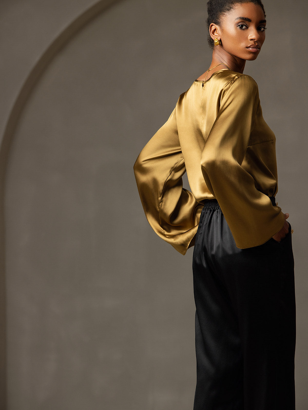 [Brown] SilkSilky-CA 19Momme Silk Long Sleeve Round Neck Women's T-Shirt 006