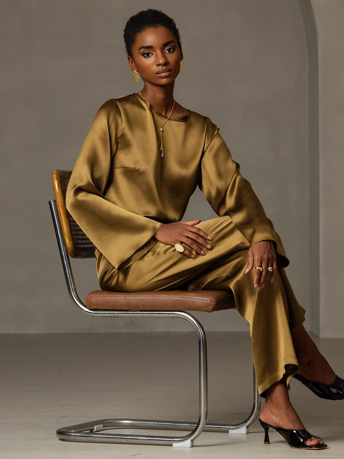 [Brown] SilkSilky-CA 19Momme Silk Long Sleeve Round Neck Women's T-Shirt 007