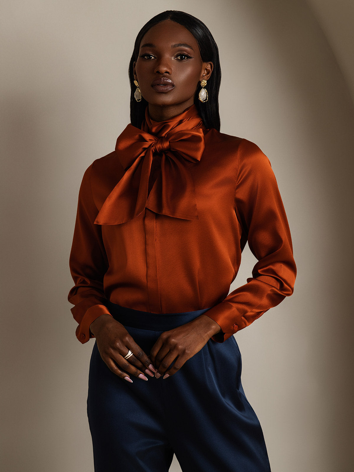 [Caramel] SilkSilky-CA 19Momme Silk Long Sleeve Tie Neck Women's Shirt 004