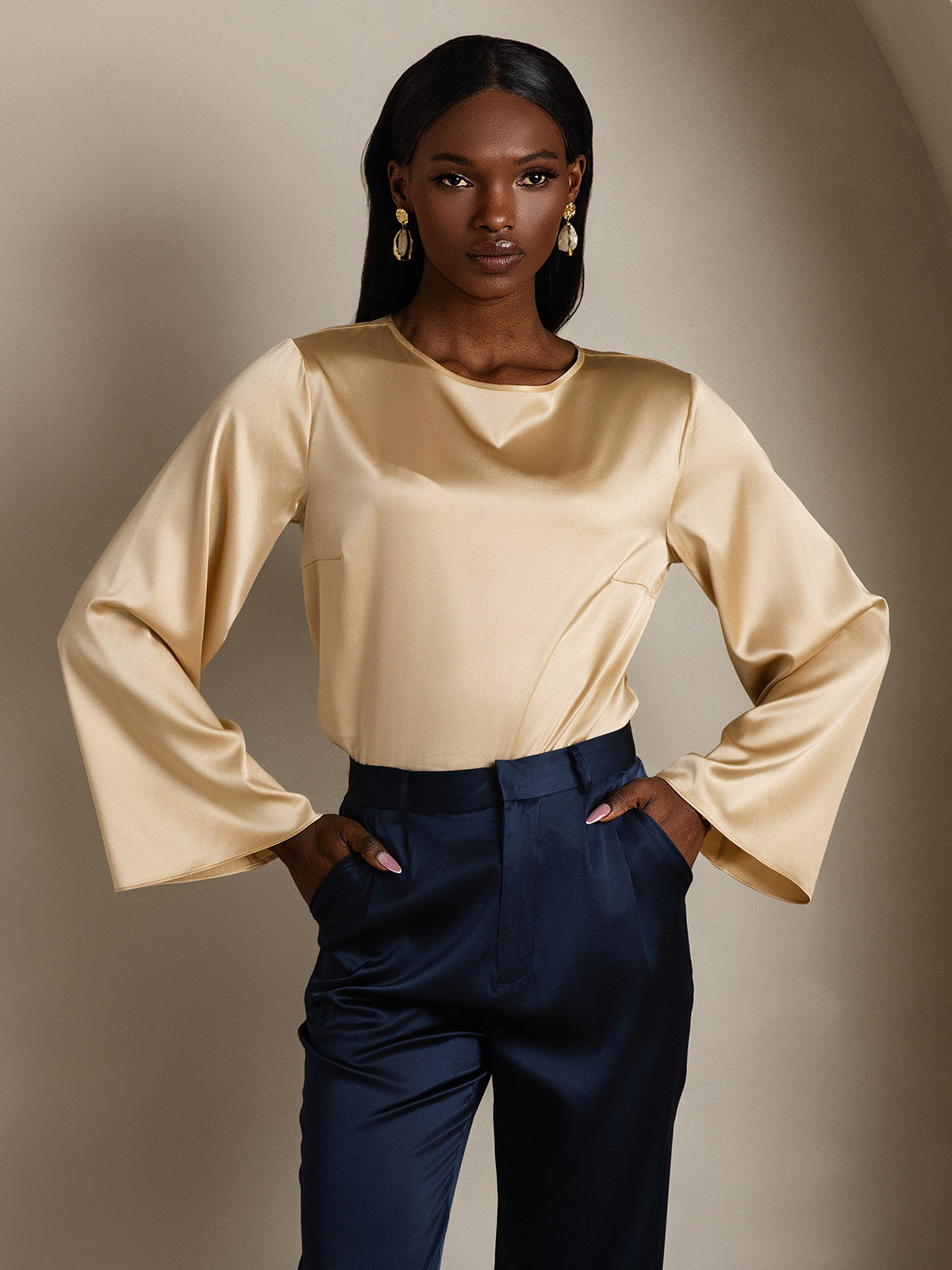 [Champagne] SilkSilky-CA 19Momme Silk Long Sleeve Round Neck Women's T-Shirt 002