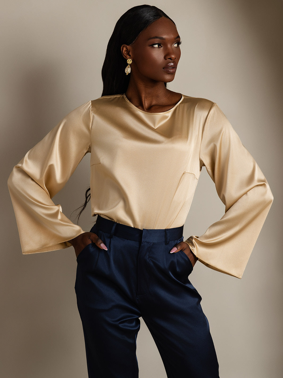 [Champagne] SilkSilky-CA 19Momme Silk Long Sleeve Round Neck Women's T-Shirt 003